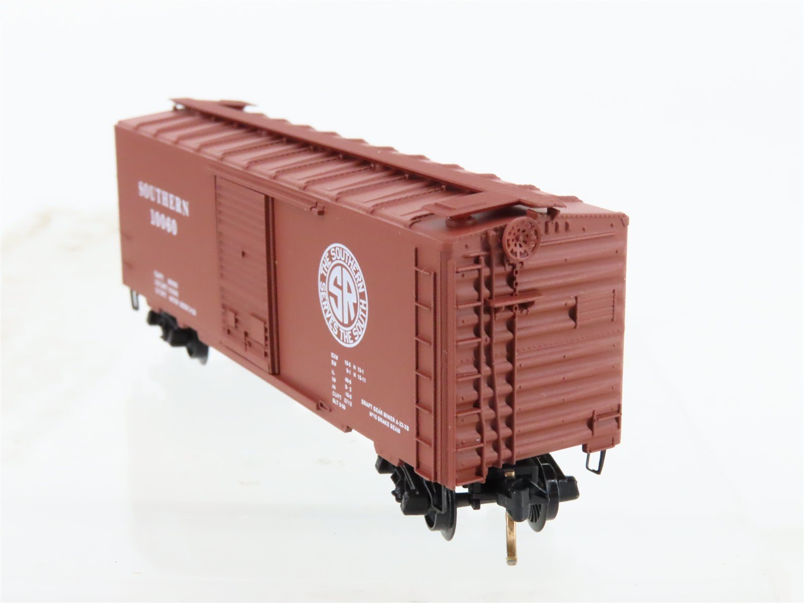 N Scale Micro-Trains 20530 SOU Southern Box Car 10060 RTR