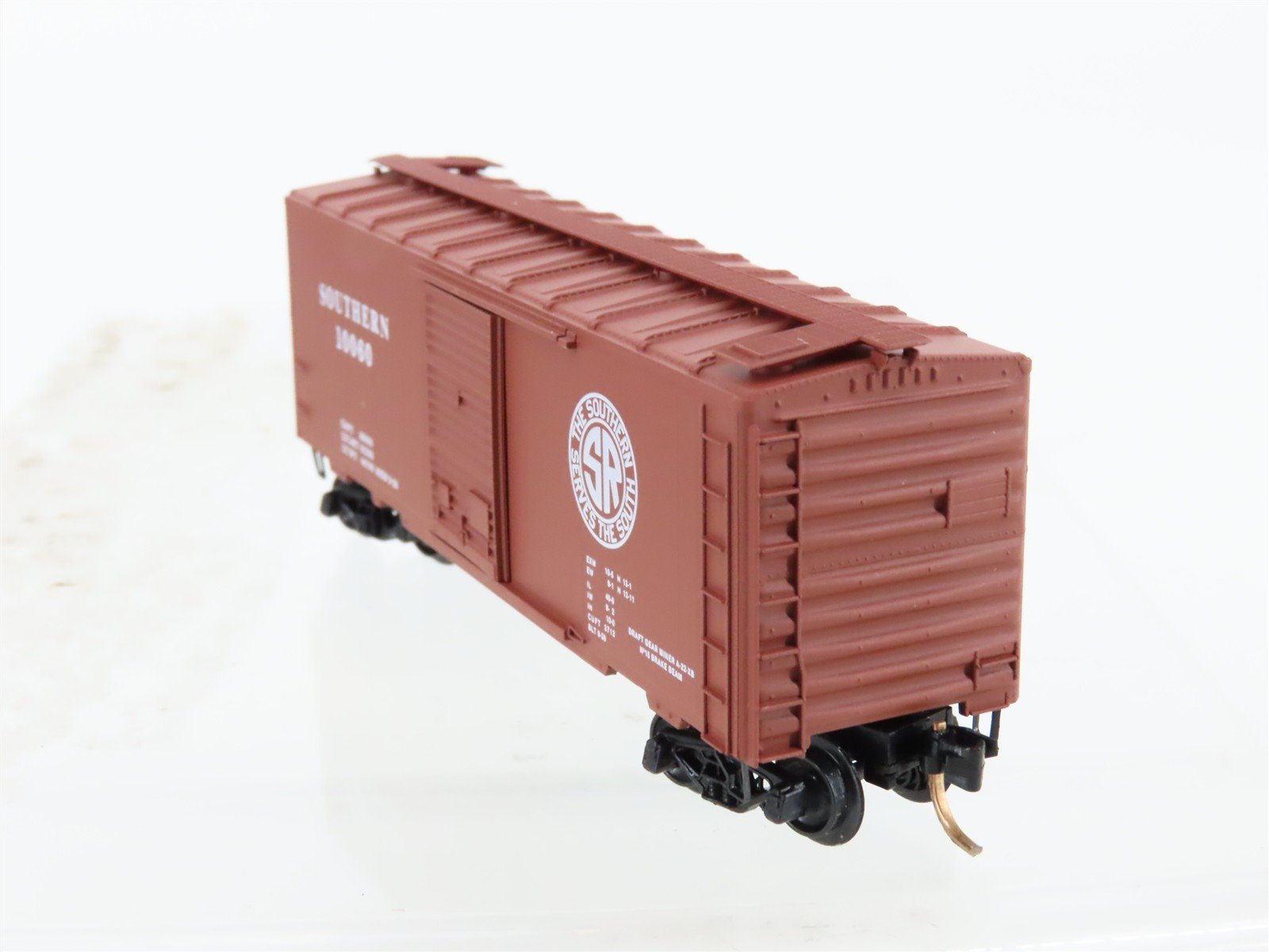 N Scale Micro-Trains 20530 SOU Southern Box Car 10060 RTR