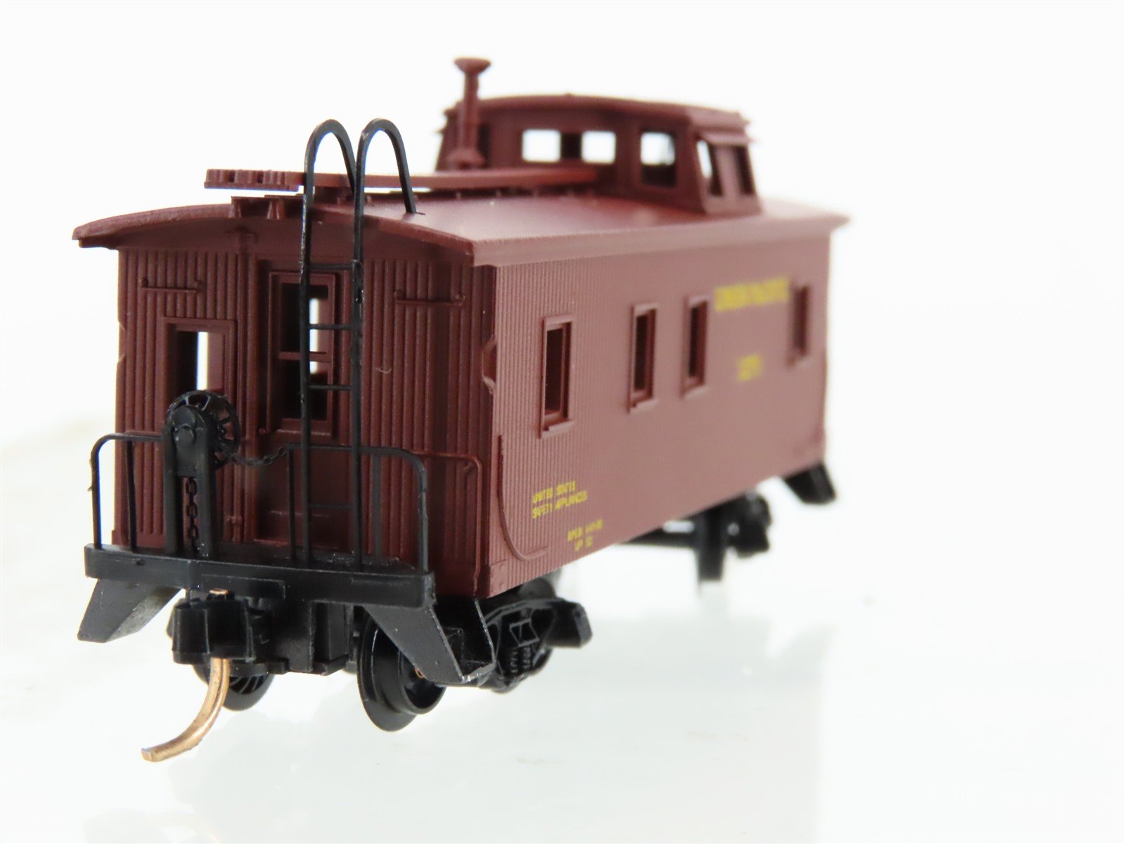 N Scale Kadee / Micro-Trains Line 50010 UP Union Pacific Caboose 3270 RTR