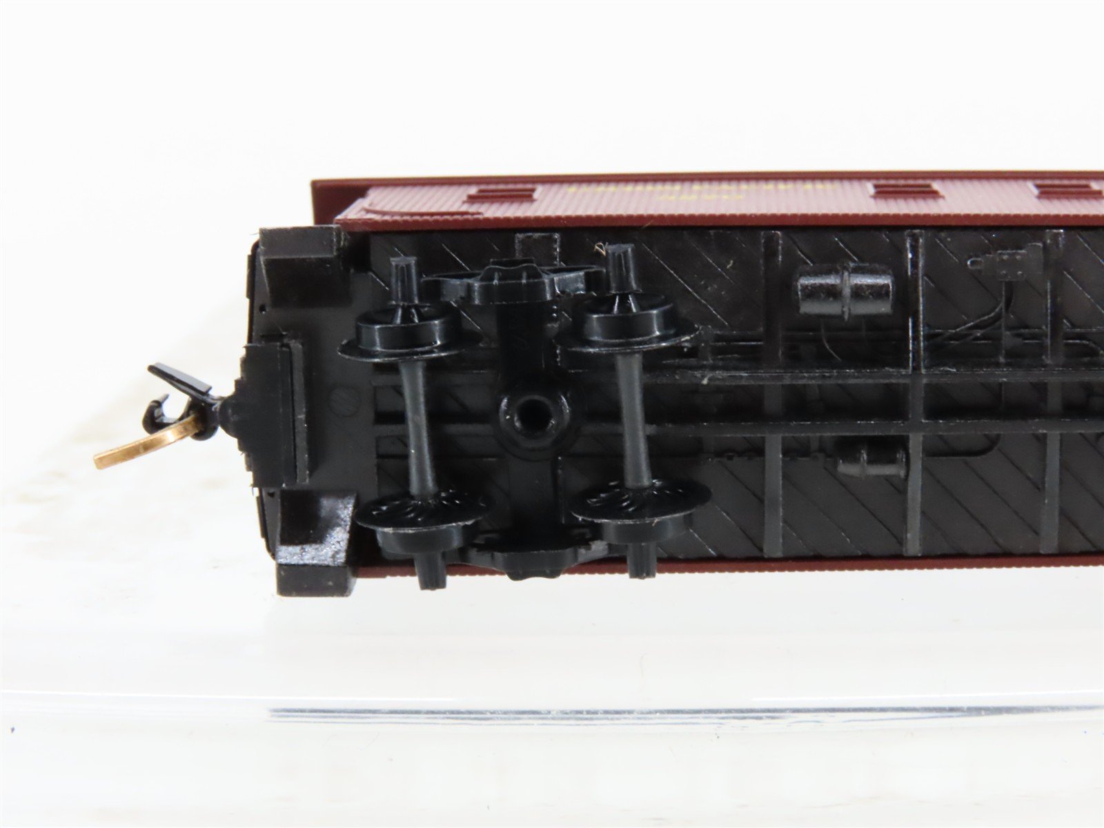N Scale Kadee / Micro-Trains Line 50010 UP Union Pacific Caboose 3270 RTR