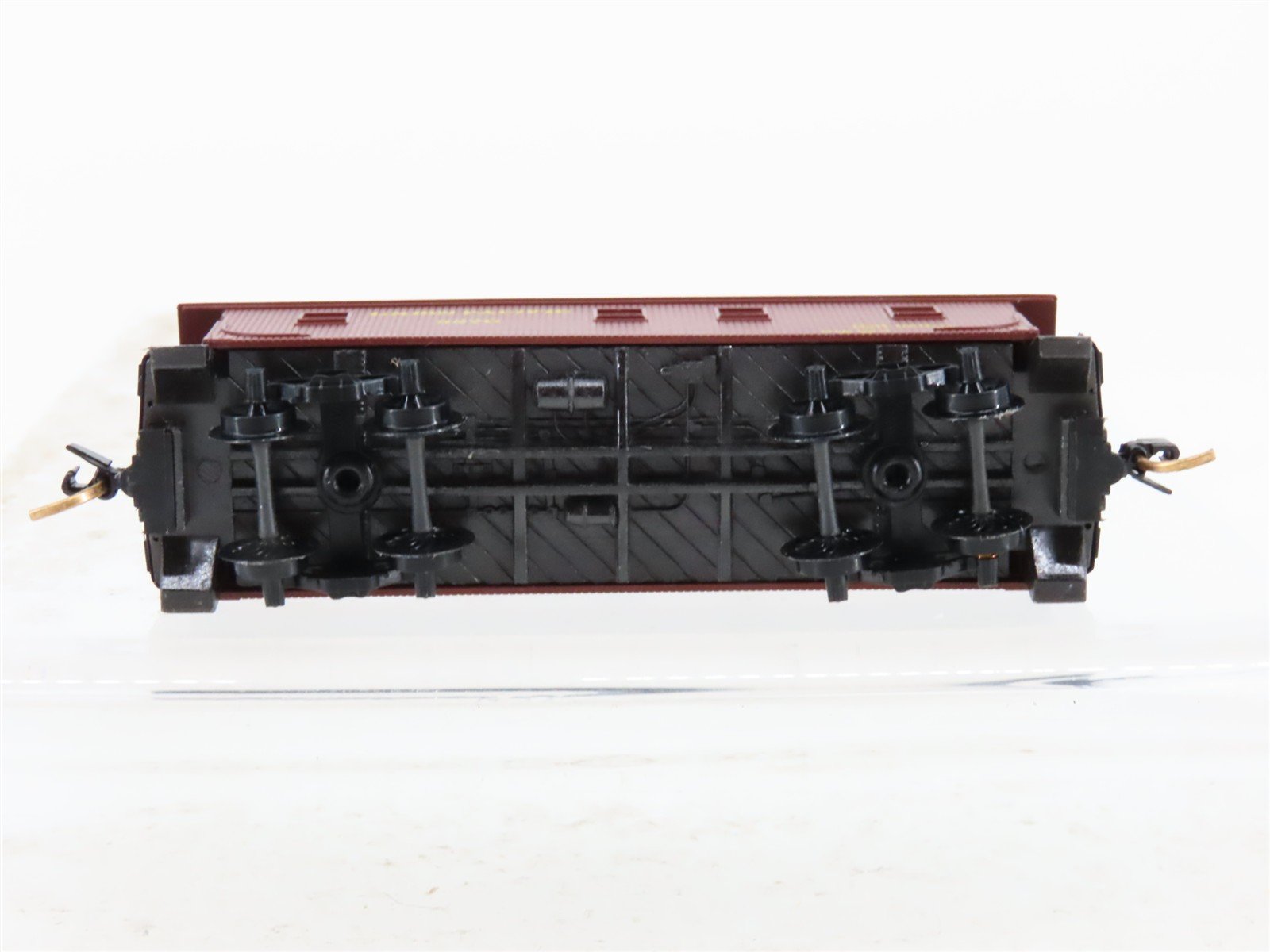 N Scale Kadee / Micro-Trains Line 50010 UP Union Pacific Caboose 3270 RTR