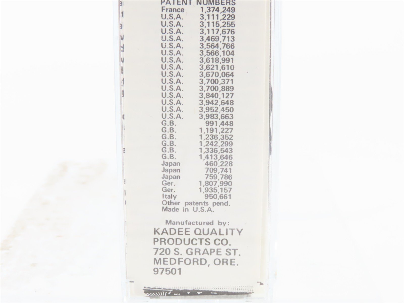 N Scale Kadee / Micro-Trains Line 50010 UP Union Pacific Caboose 3270 RTR