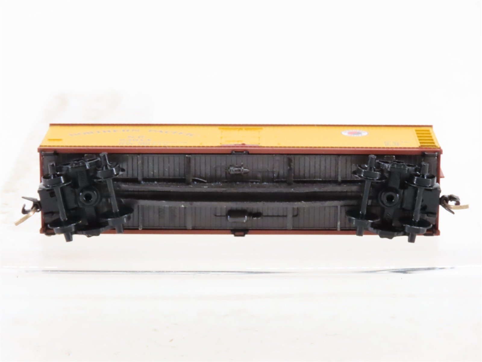 N Scale Micro-Trains 49260 NP Northern Pacific Reefer 93614 RTR