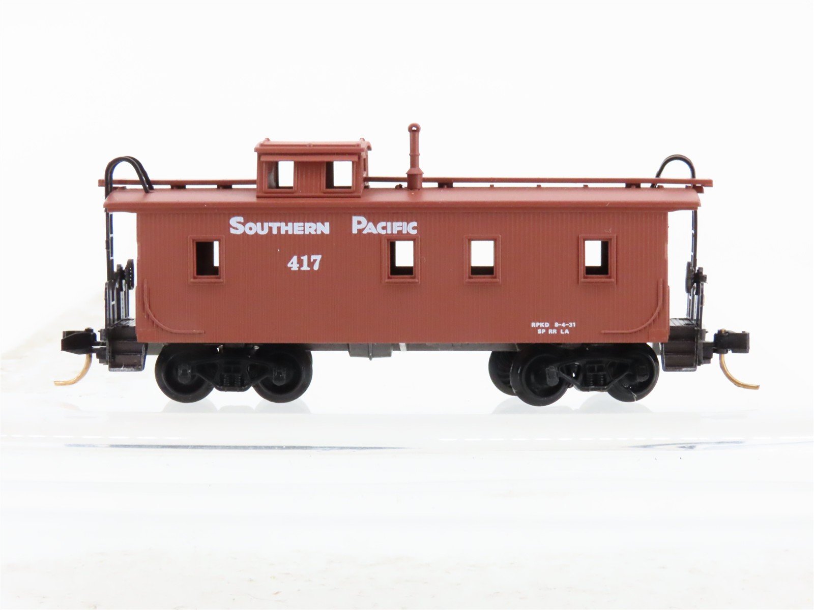 N Scale Micro-Trains 50070 SP Southern Pacific Caboose 417 RTR