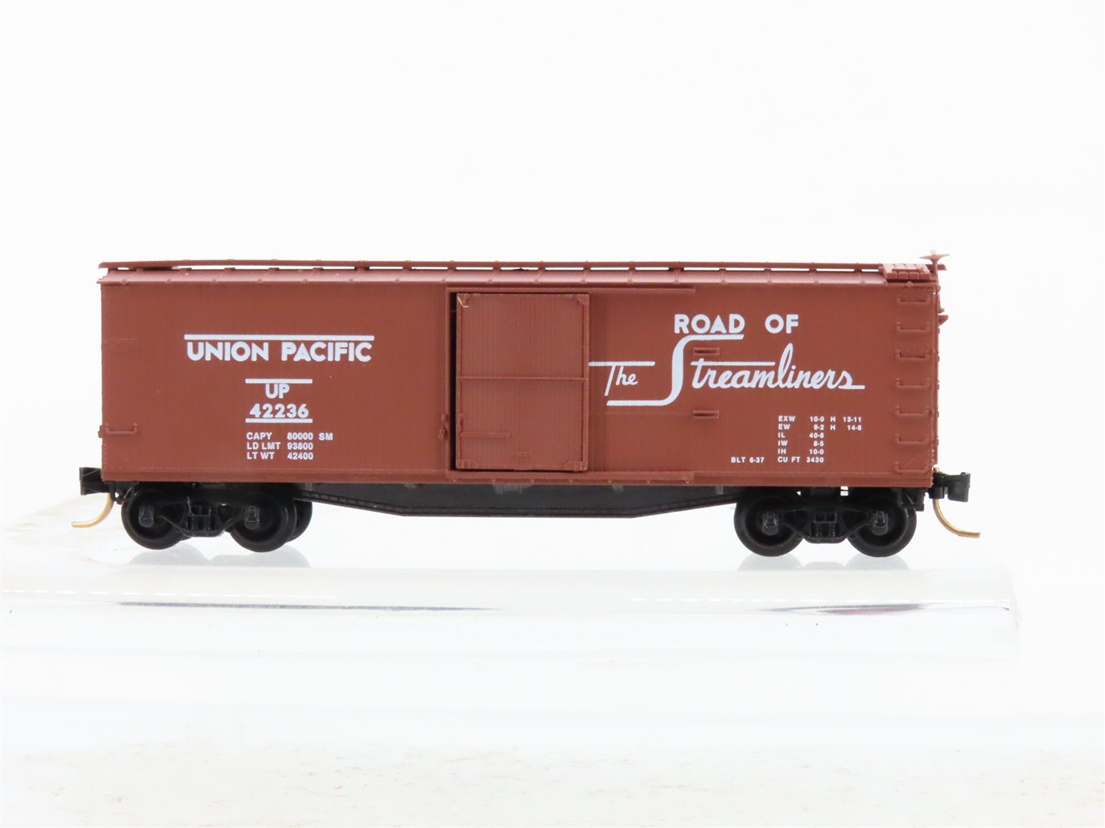 N Scale Micro-Trains 39010 UP Union Pacific Box Car 42236 RTR