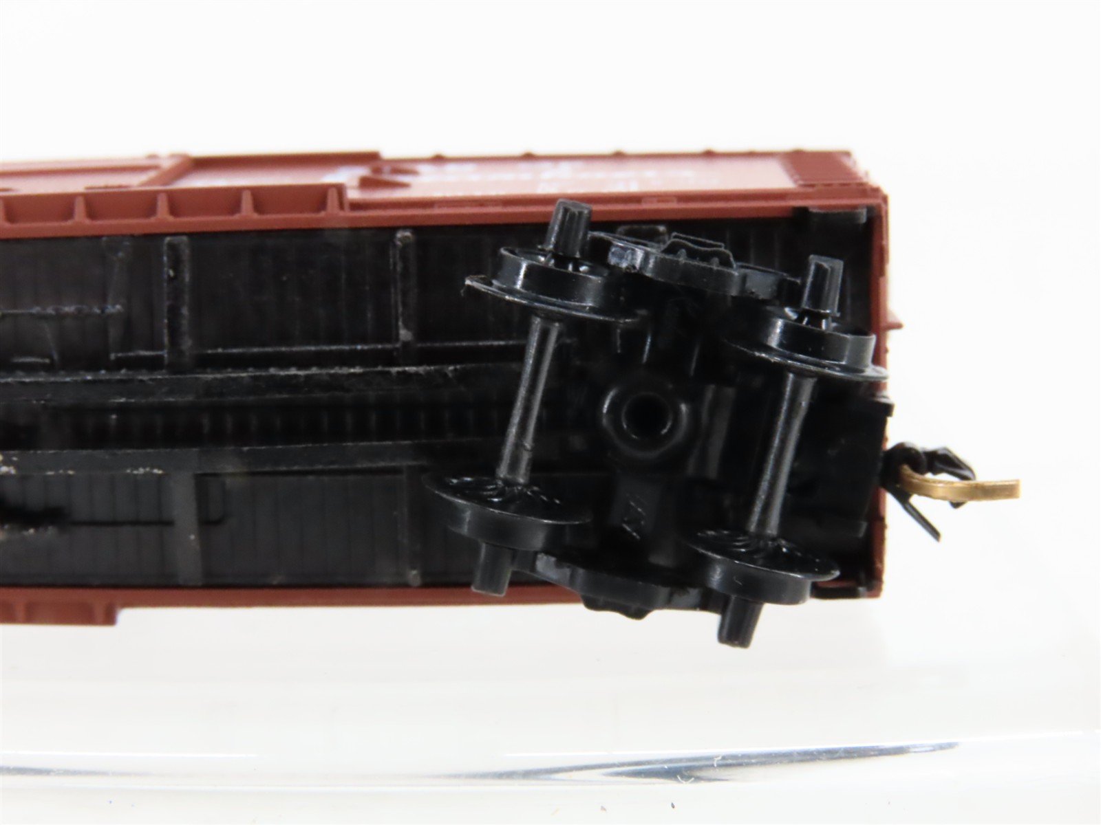 N Scale Micro-Trains 39010 UP Union Pacific Box Car 42236 RTR
