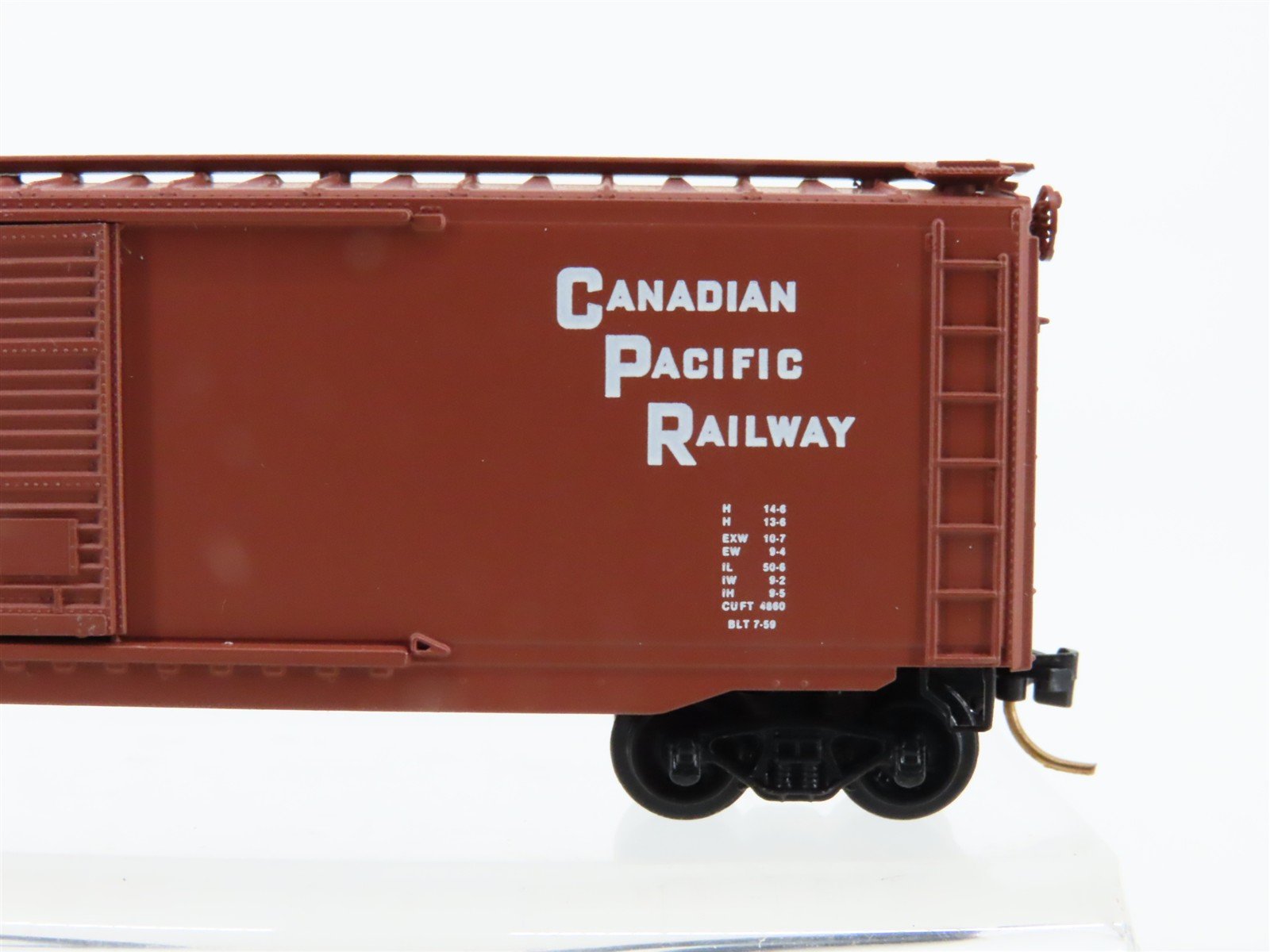 N Scale Micro-Trains 33090 CP Canadian Pacific Box Car 293517 RTR