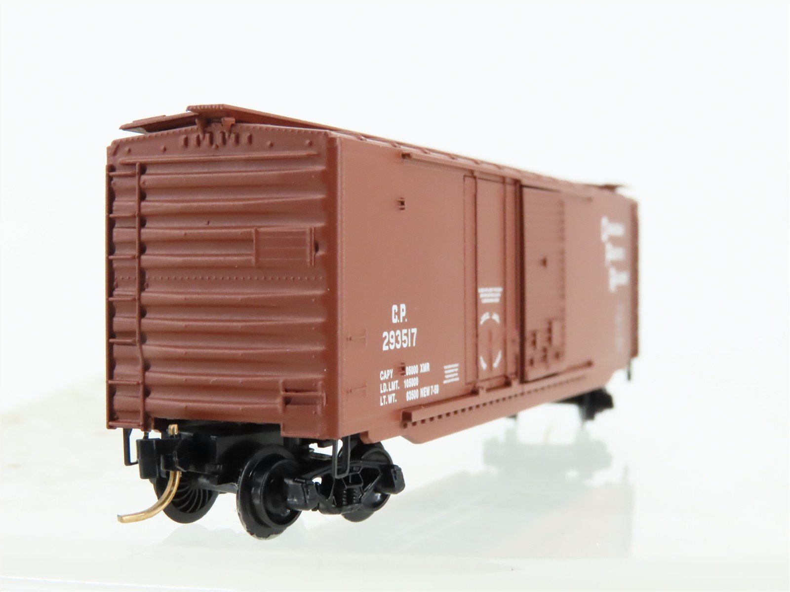 N Scale Micro-Trains 33090 CP Canadian Pacific Box Car 293517 RTR