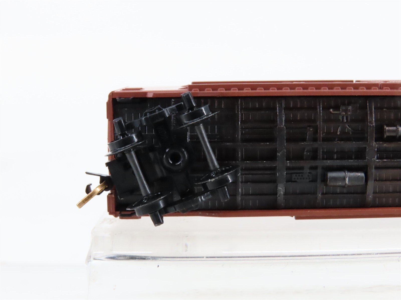 N Scale Micro-Trains 33090 CP Canadian Pacific Box Car 293517 RTR