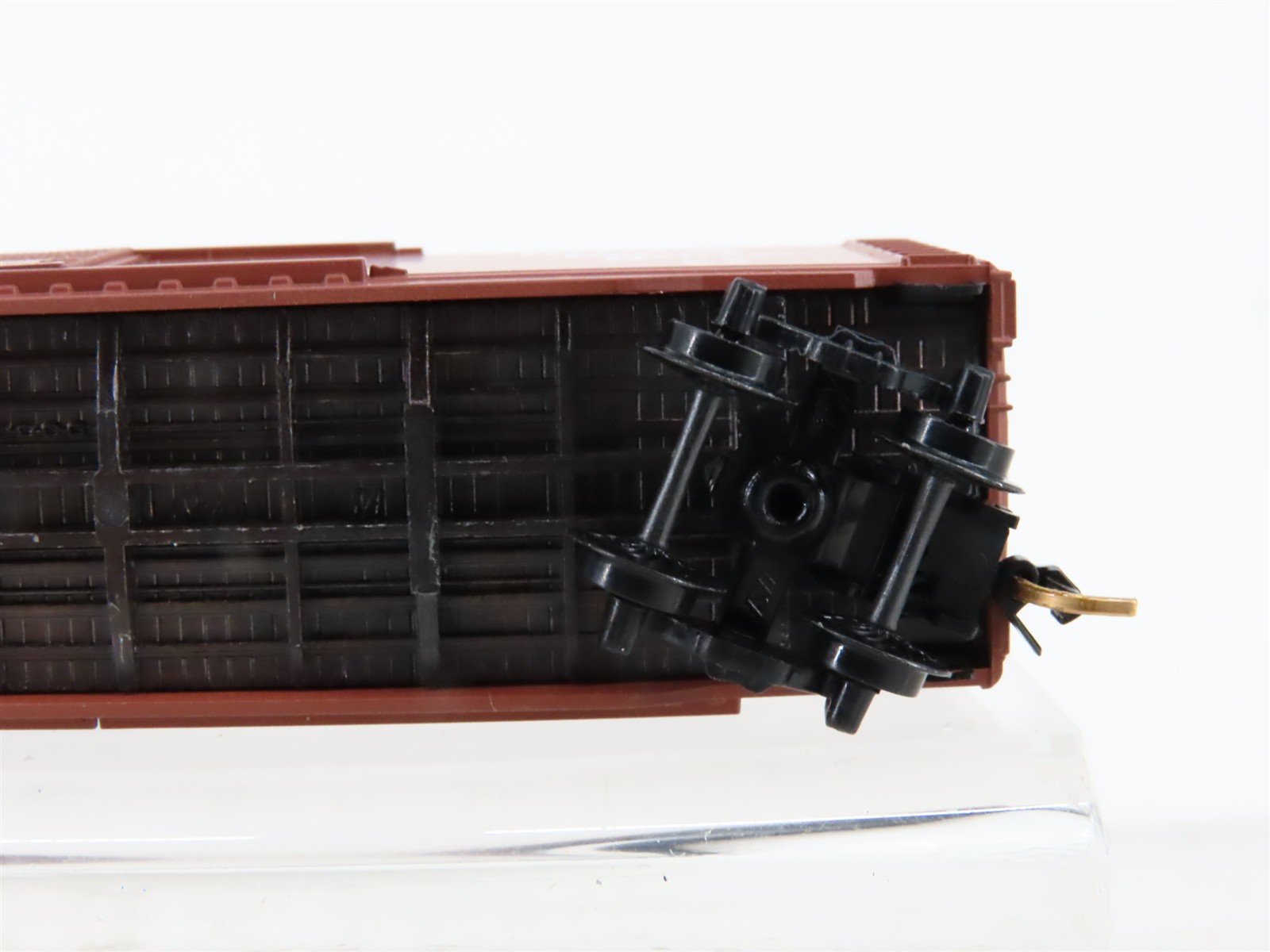 N Scale Micro-Trains 33090 CP Canadian Pacific Box Car 293517 RTR