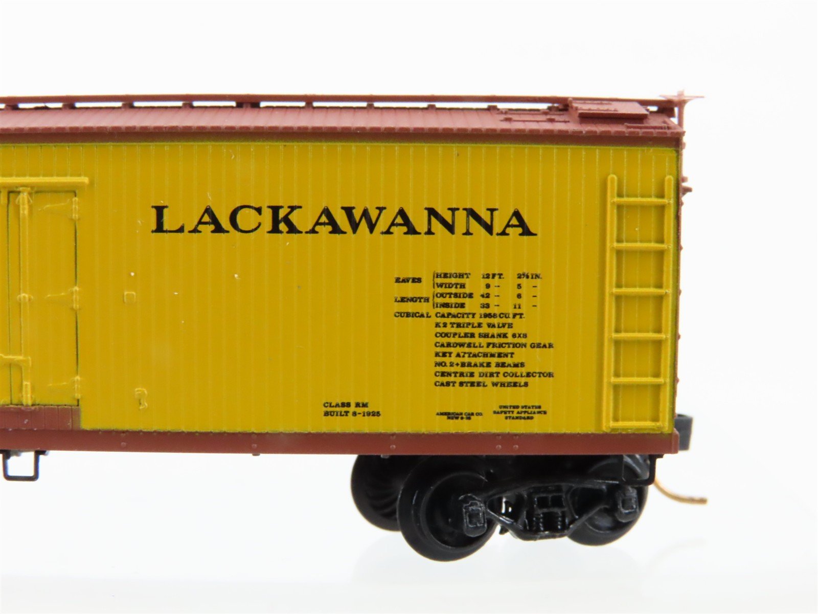 N Scale Micro-Trains 49150 DL&W Delaware, Lackawanna & Western Reefer 7000 RTR