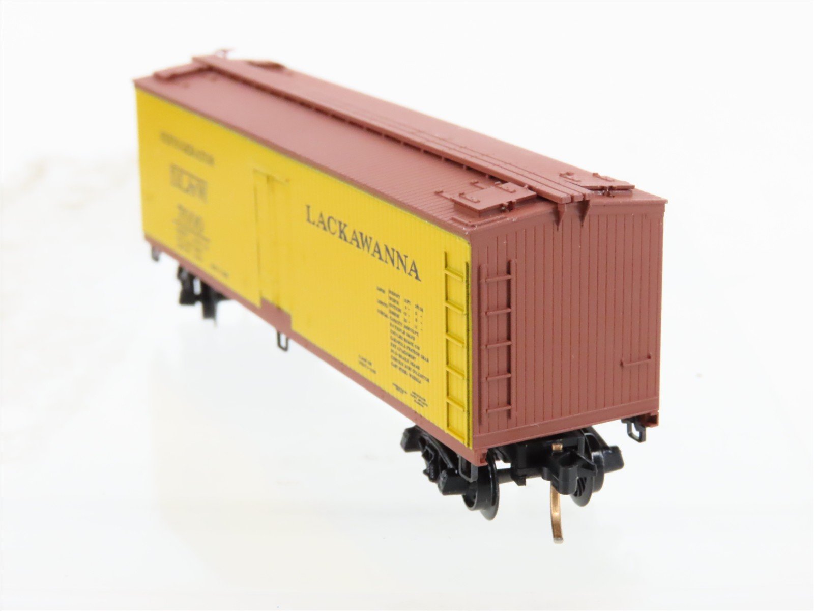 N Scale Micro-Trains 49150 DL&W Delaware, Lackawanna & Western Reefer 7000 RTR