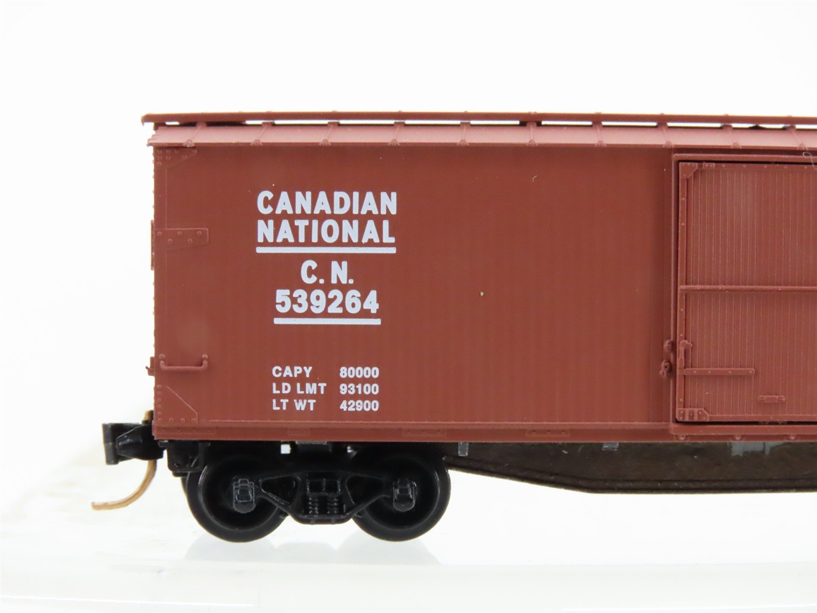 N Scale Micro-Trains 39040 CN Canadian National Box Car 539264 RTR