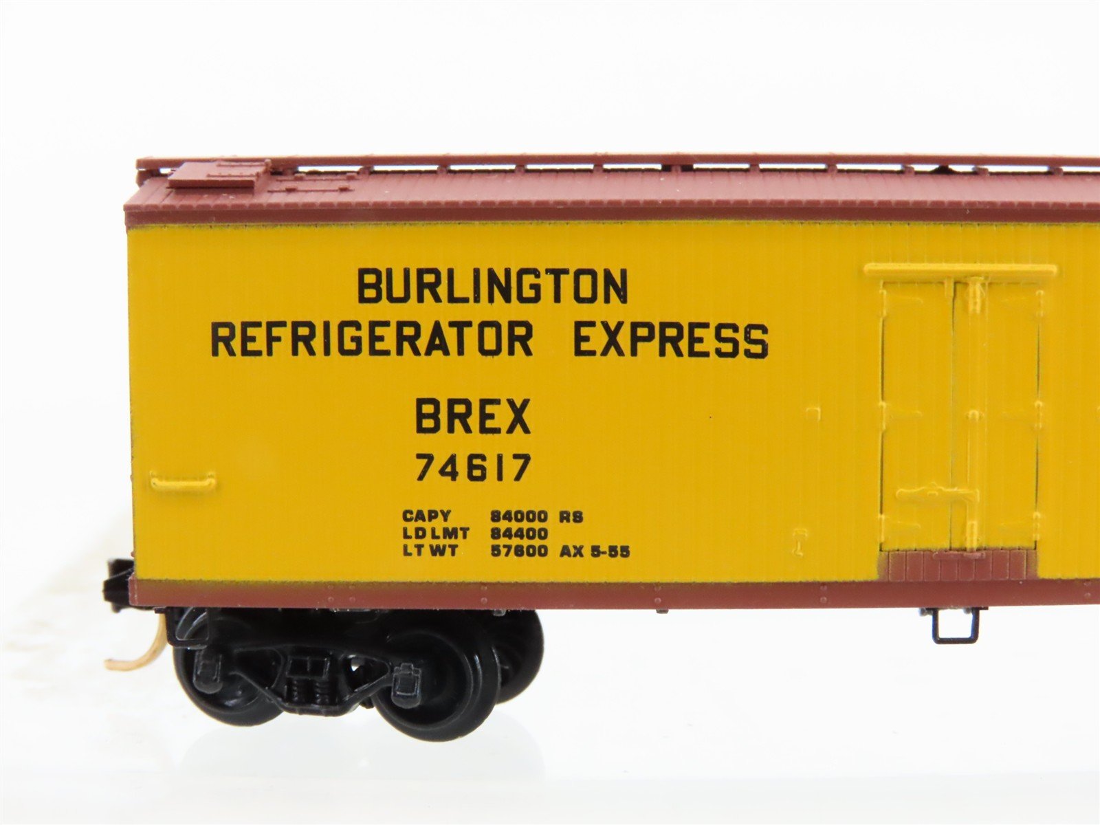 N Scale Micro-Trains 47280 BREX Burlington Refrigerator Express Reefer 74617 RTR