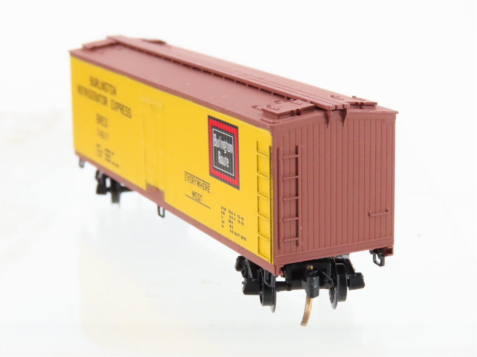 N Scale Micro-Trains 47280 BREX Burlington Refrigerator Express Reefer 74617 RTR