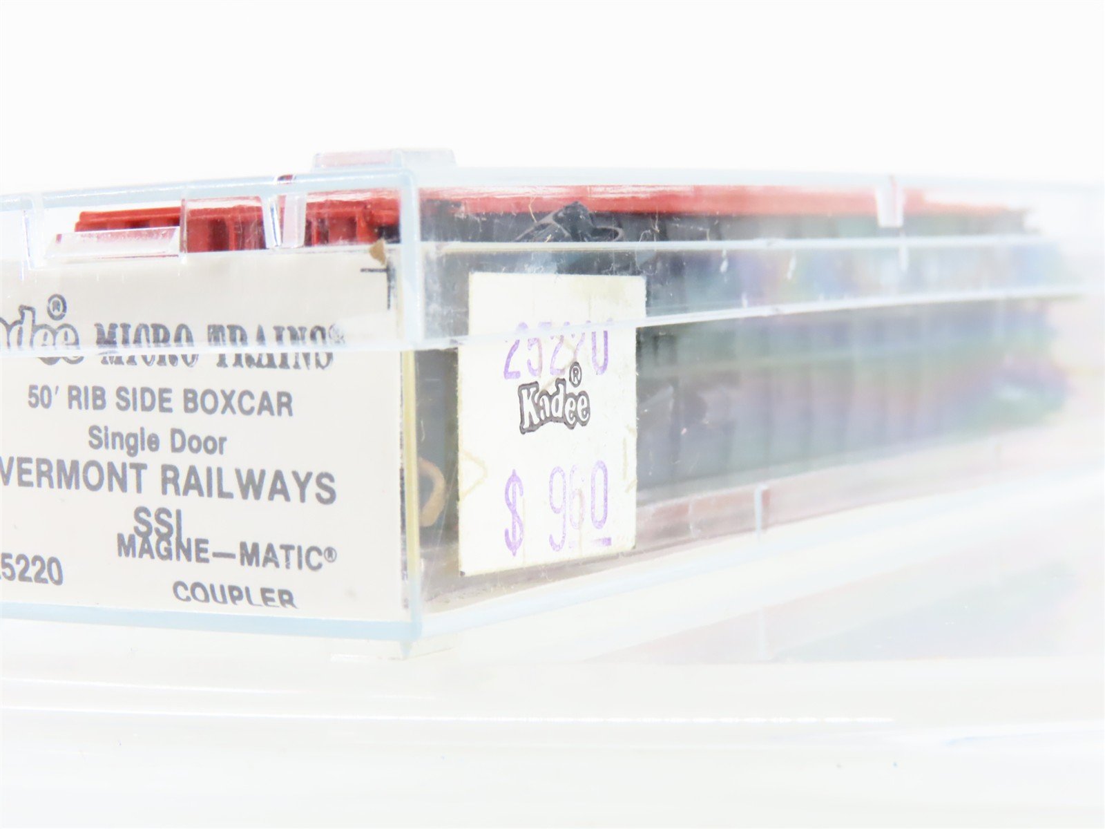 N Scale Micro-Trains 25220 VTR Vermont Railway Box Car 4019 RTR