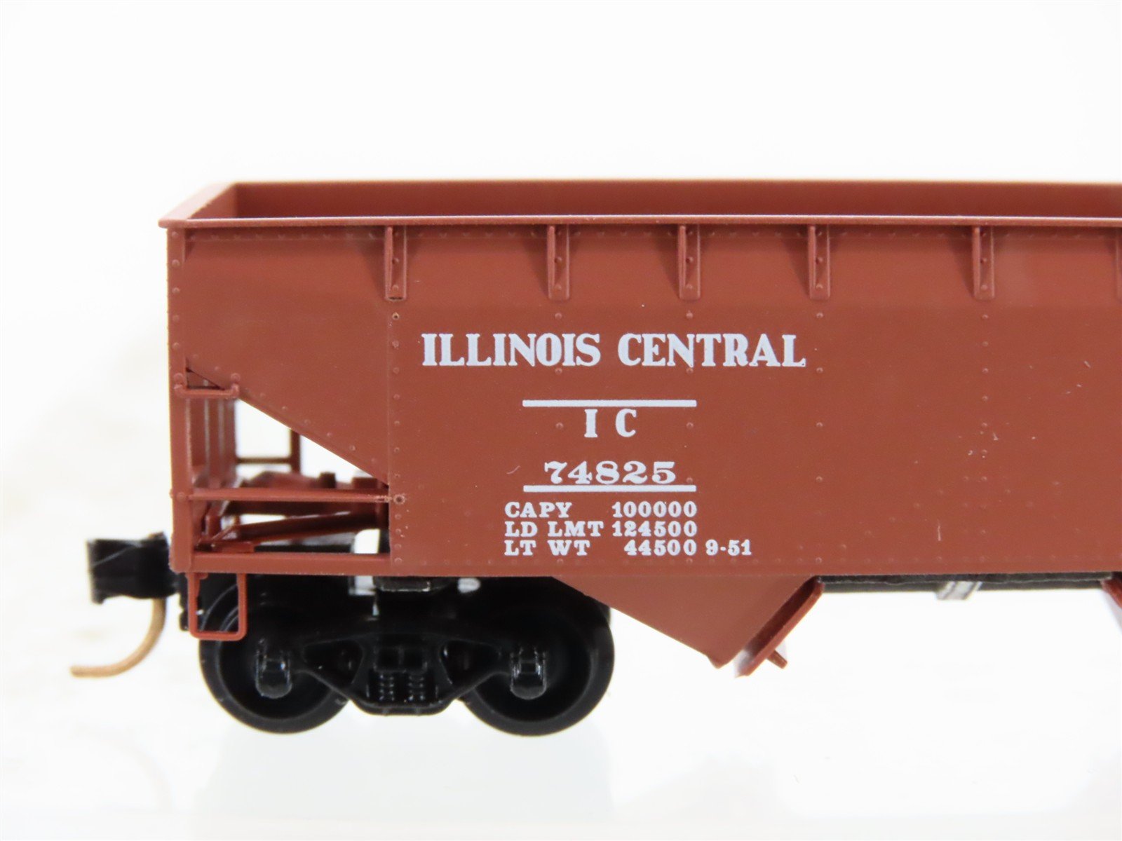 N Scale Micro-Trains 55240 IC Illinois Central Hopper 74825 RTR