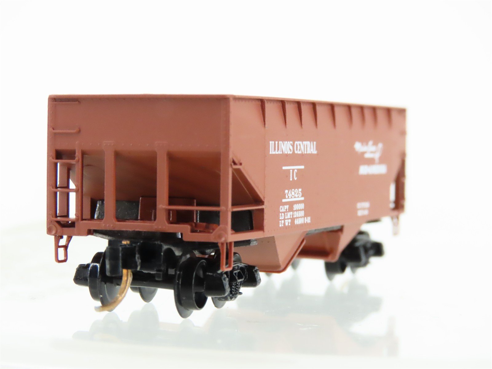 N Scale Micro-Trains 55240 IC Illinois Central Hopper 74825 RTR