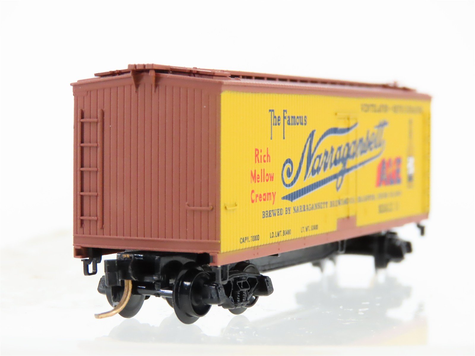 N Scale Micro-Trains 49220 NBRX Narragansett Brewing Co. Reefer 11 RTR