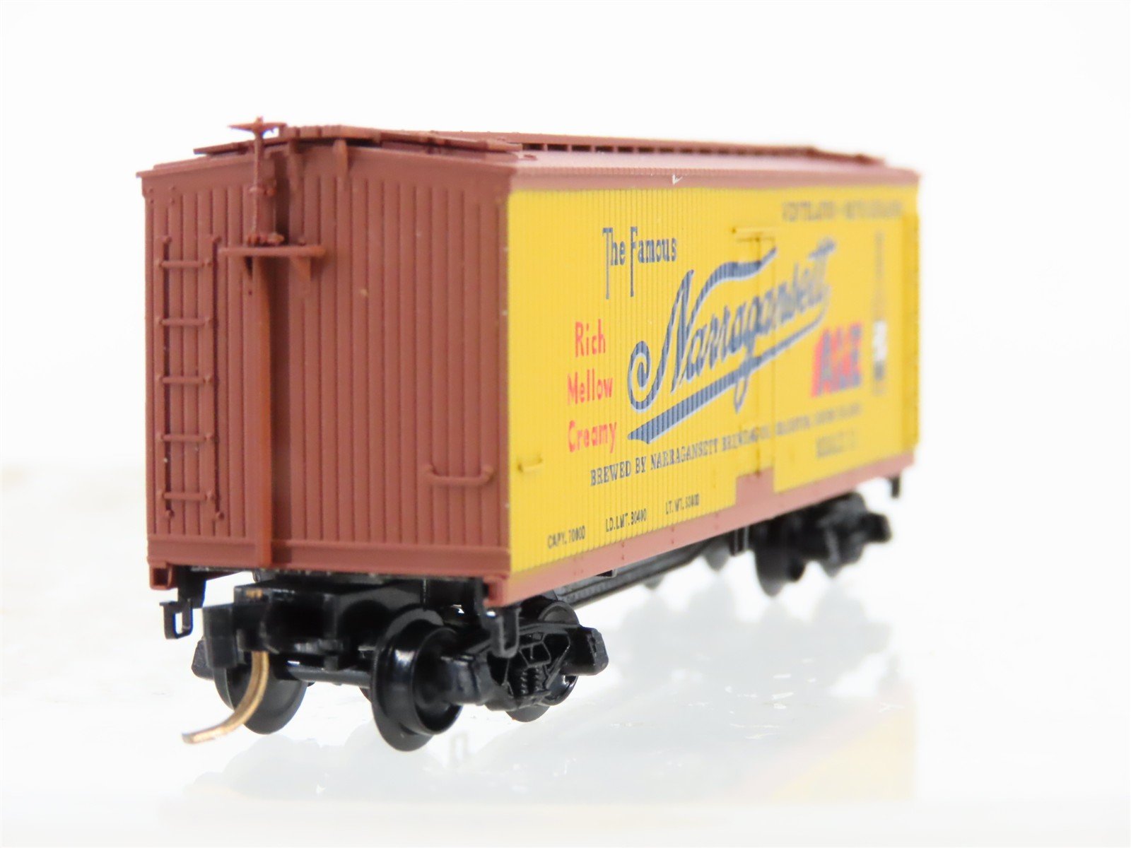 N Scale Micro-Trains 49220 NBRX Narragansett Brewing Co. Reefer 11 RTR