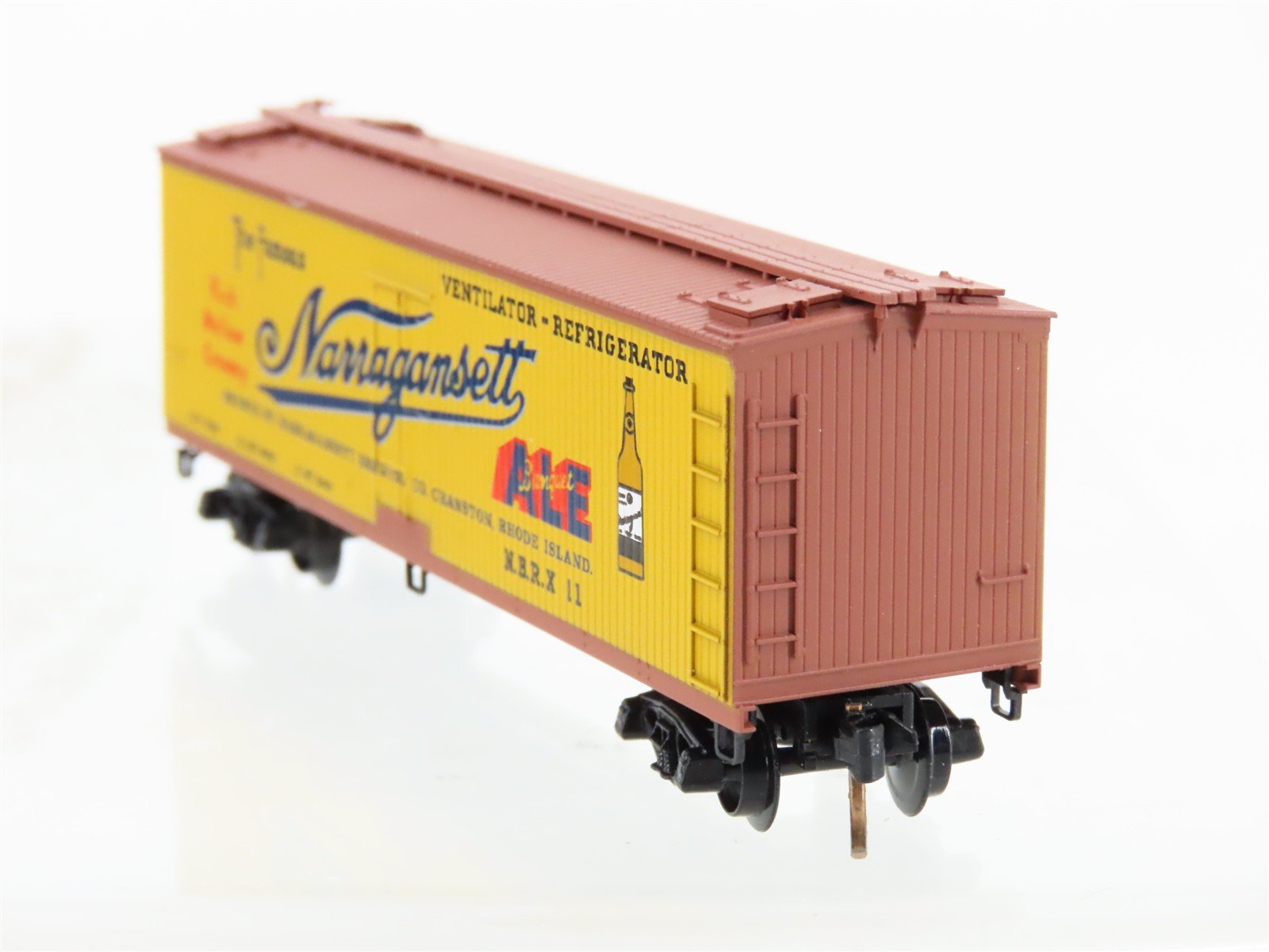N Scale Micro-Trains 49220 NBRX Narragansett Brewing Co. Reefer 11 RTR