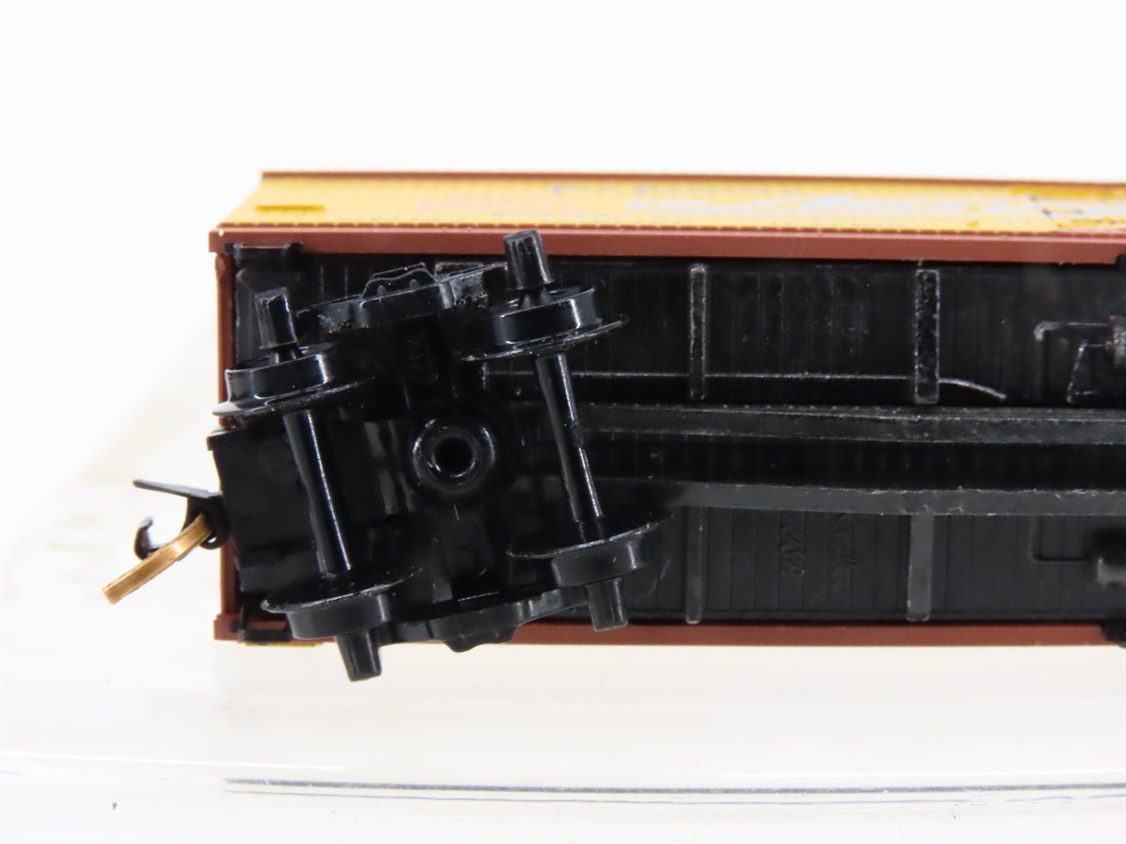 N Scale Micro-Trains 49220 NBRX Narragansett Brewing Co. Reefer 11 RTR
