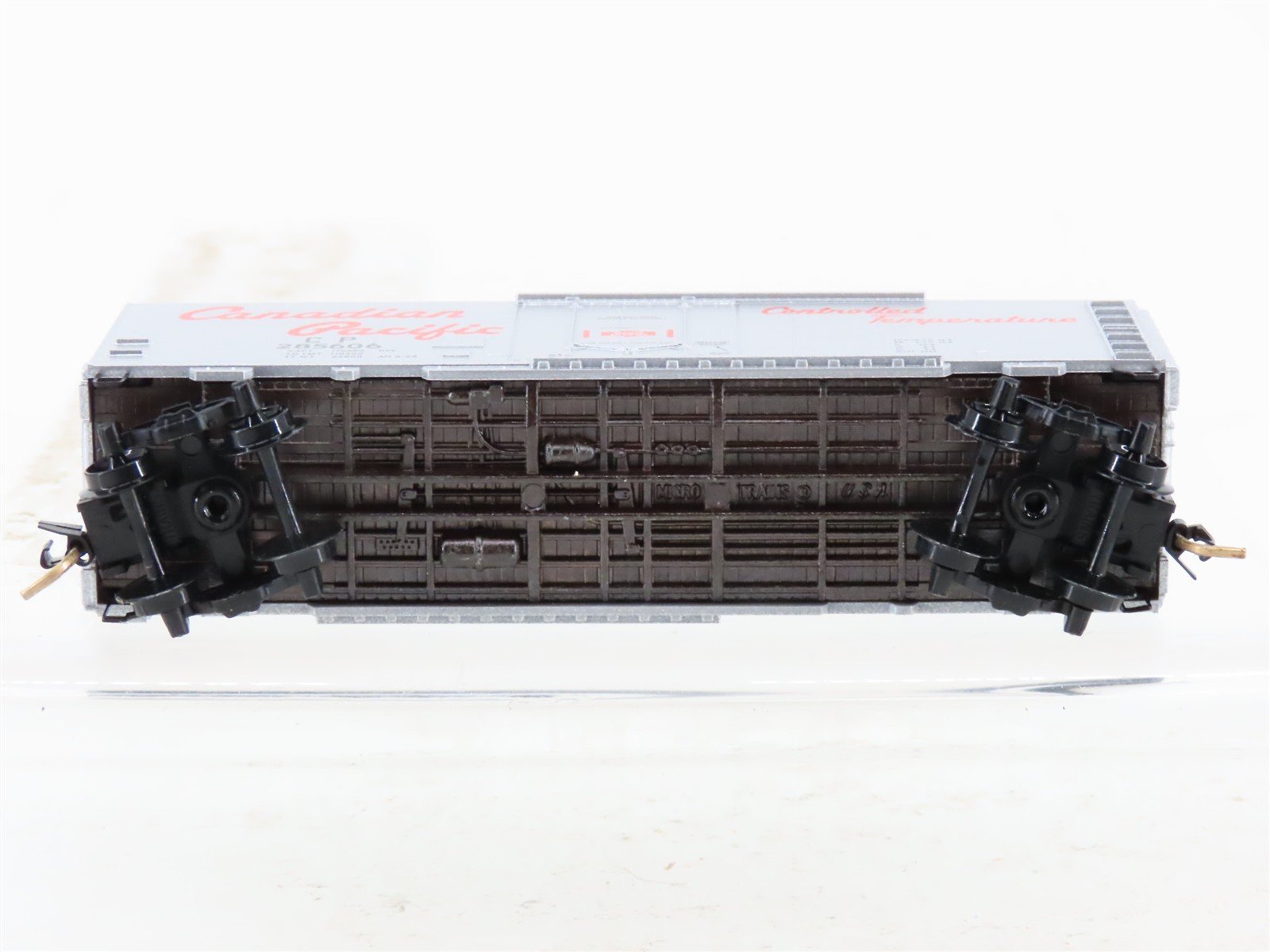 N Scale Micro-Trains 74040 CP Canadian Pacific 40' Box Car 285606 RTR