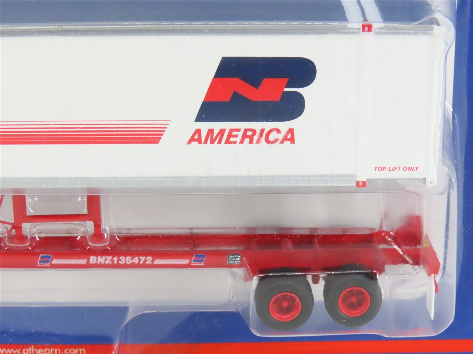 HO Scale Athearn 27706 BN Burlington Northern 48' Container & Trailer Chassis