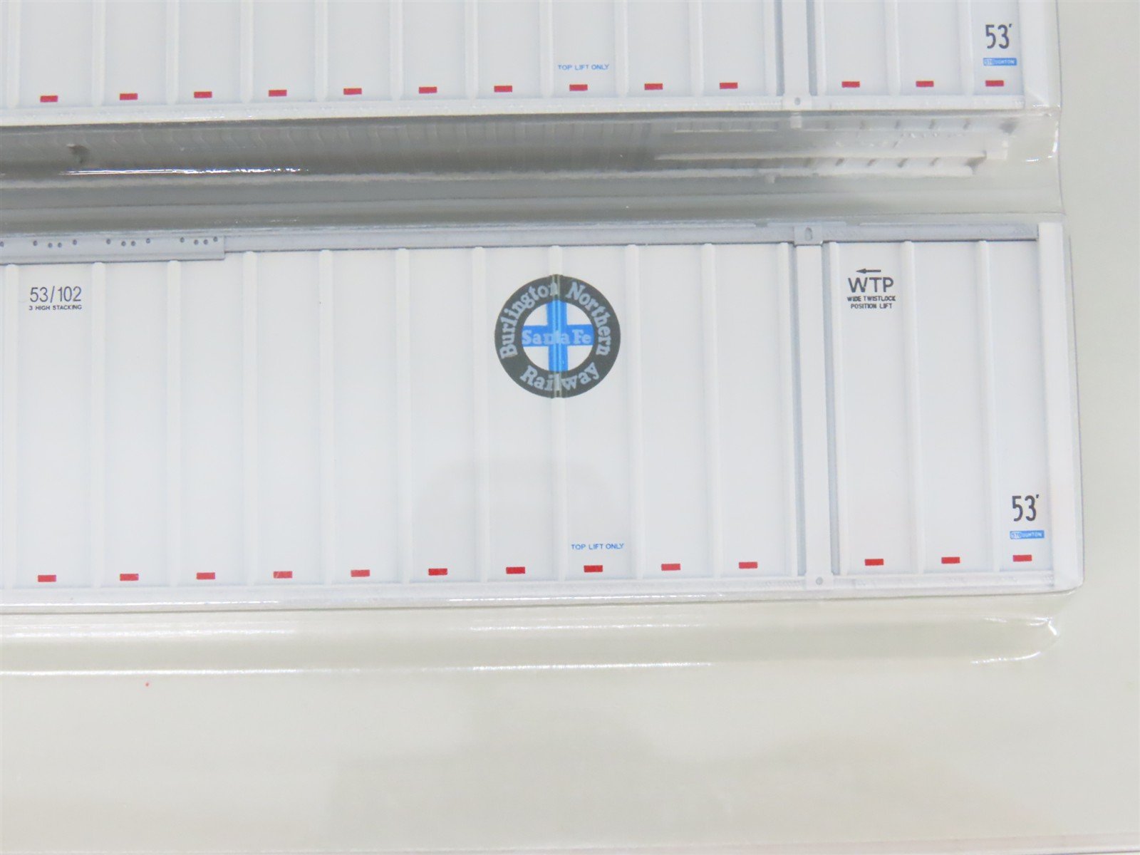 LOT of 2 HO Scale KATO BNSF & SWIFT 53' Intermodal Container 2-Packs