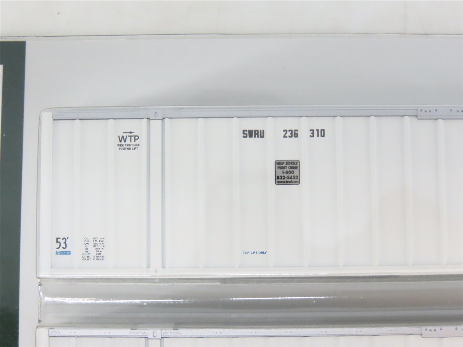 LOT of 2 HO Scale KATO BNSF & SWIFT 53' Intermodal Container 2-Packs