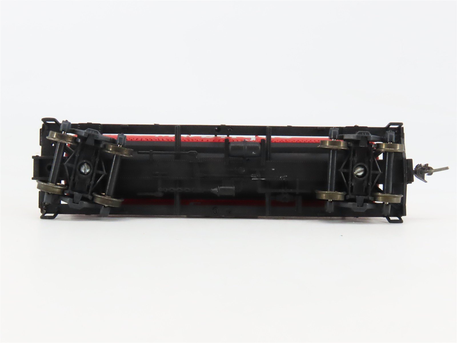 HO Scale Walthers 932-9084 Mobilgas Single Dome Tank Cars 3-Pack
