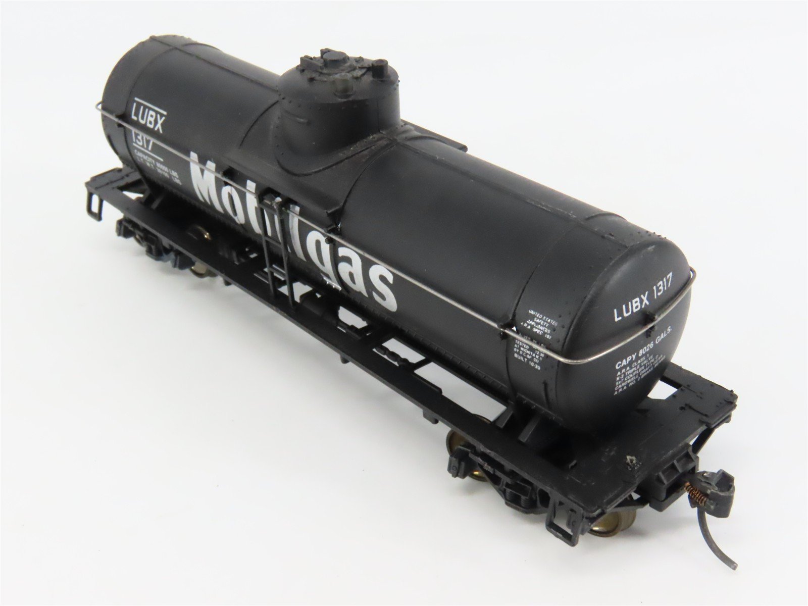 HO Scale Walthers 932-9084 Mobilgas Single Dome Tank Cars 3-Pack
