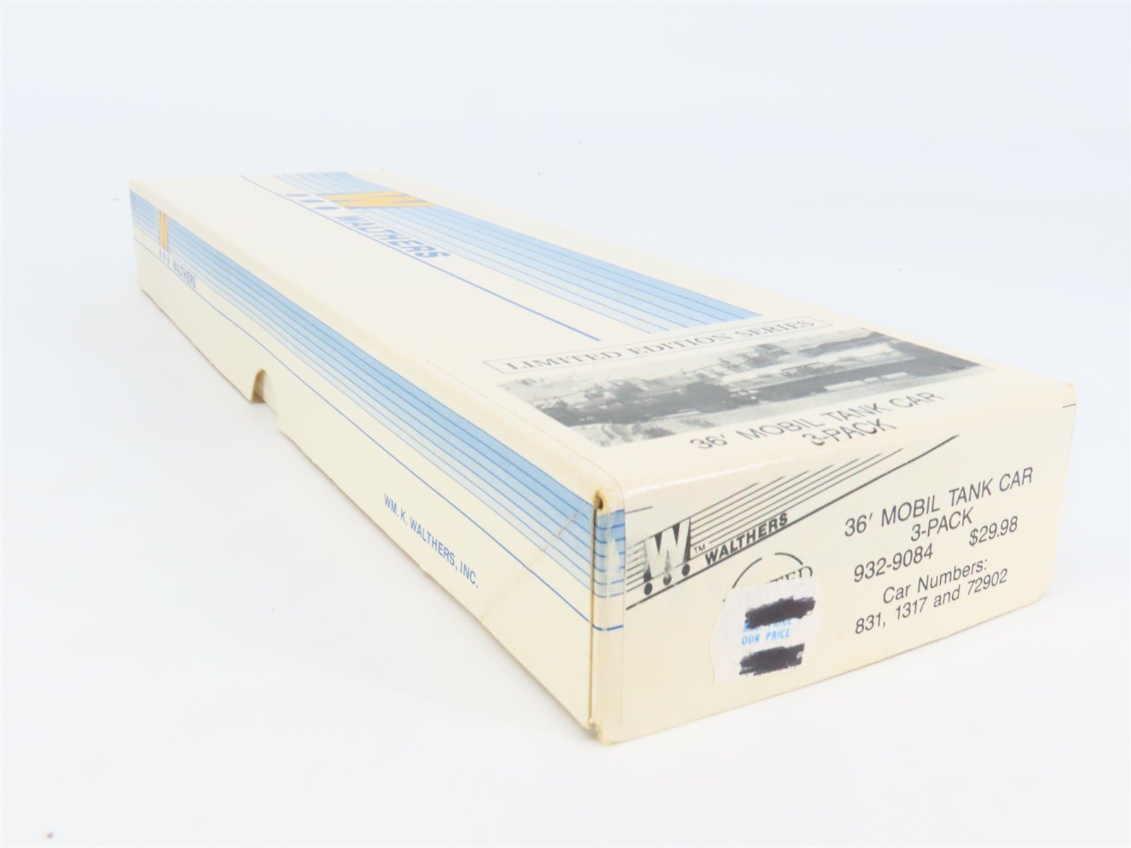 HO Scale Walthers 932-9084 Mobilgas Single Dome Tank Cars 3-Pack