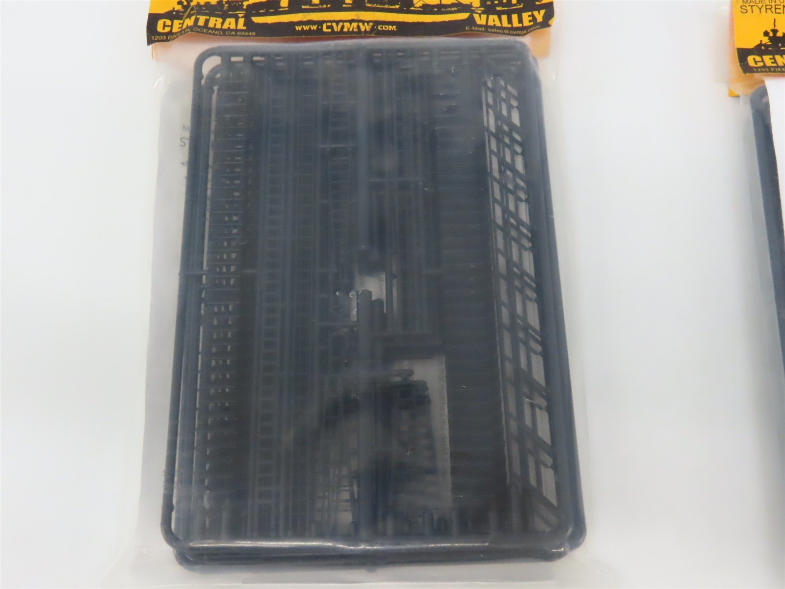 LOT of 4 HO 1/87 Scale Central Valley Kits #1602 Steps & Ladders & #1601 Fencing