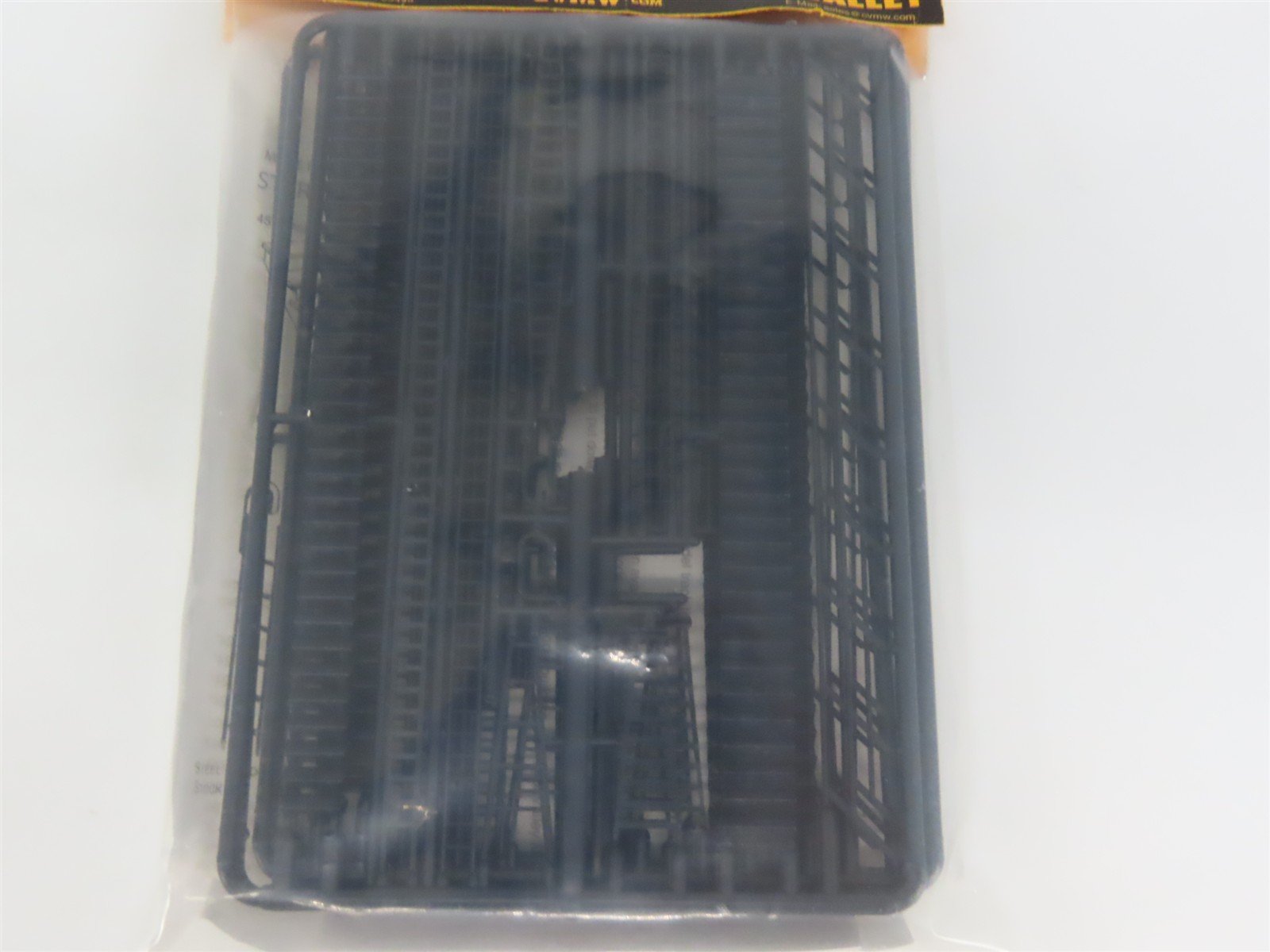 LOT of 4 HO 1/87 Scale Central Valley Kits #1602 Steps & Ladders & #1601 Fencing