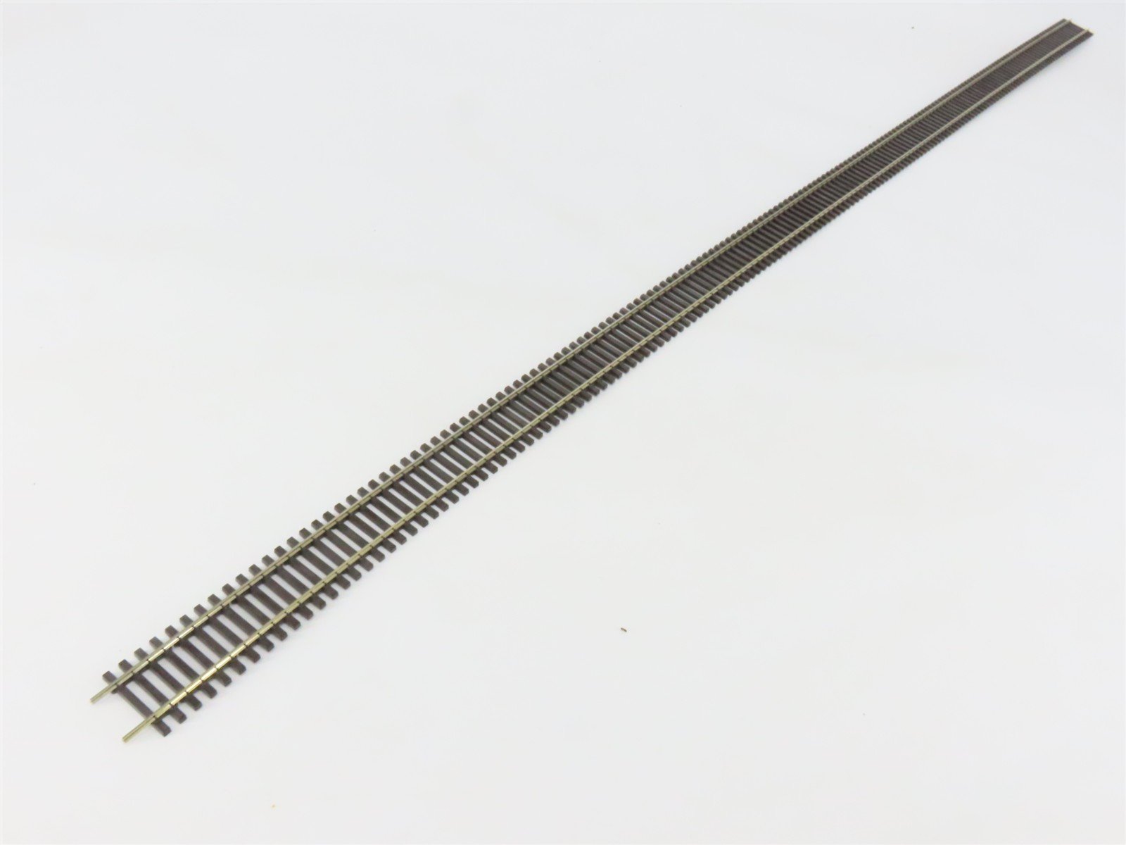 HO Scale PECO Streamline SL-8300 Code-83 Nickel Silver Flex-Track 25-Pack