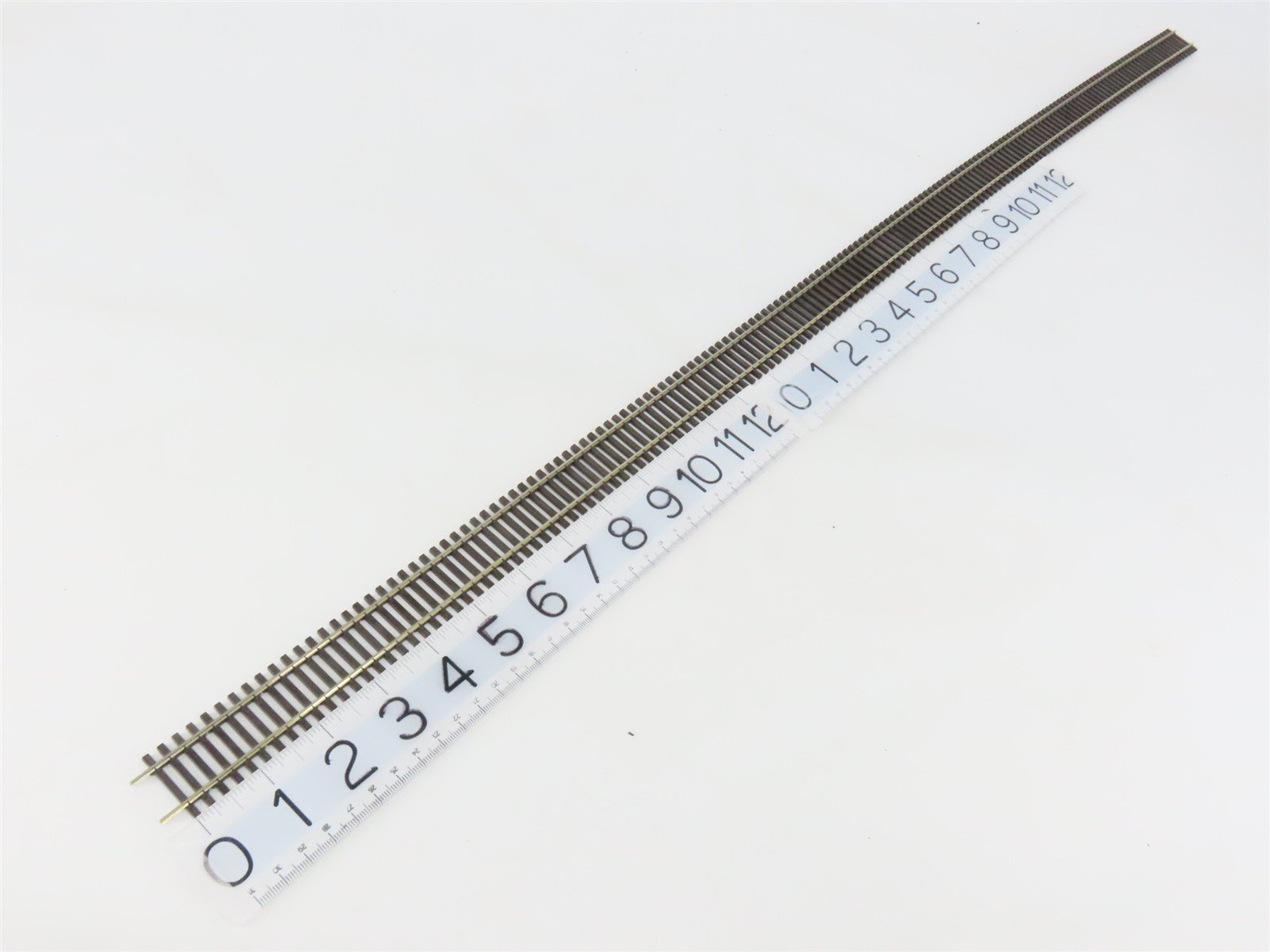 HO Scale PECO Streamline SL-8300 Code-83 Nickel Silver Flex-Track 25-Pack