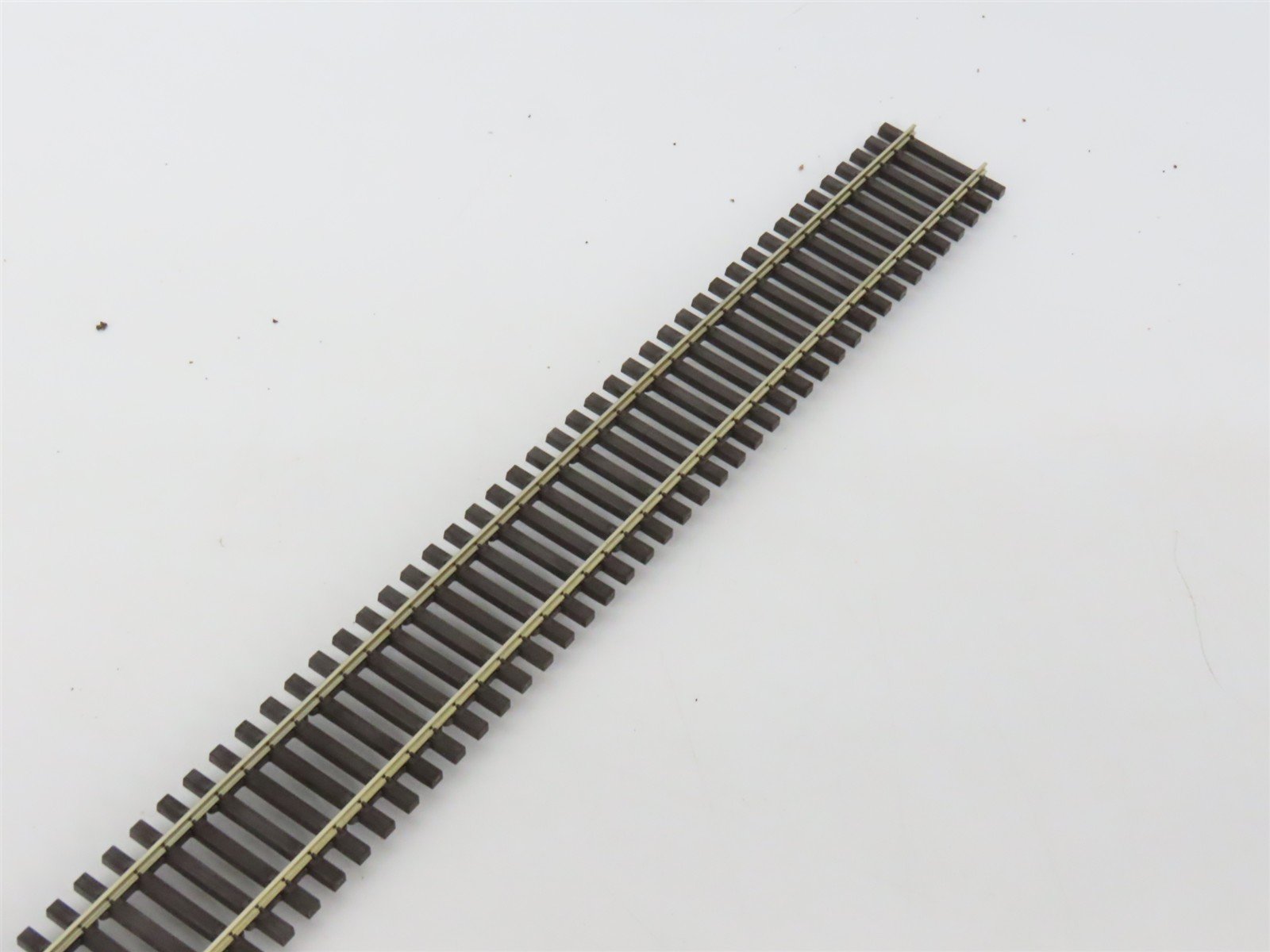 HO Scale PECO Streamline SL-8300 Code-83 Nickel Silver Flex-Track 25-Pack