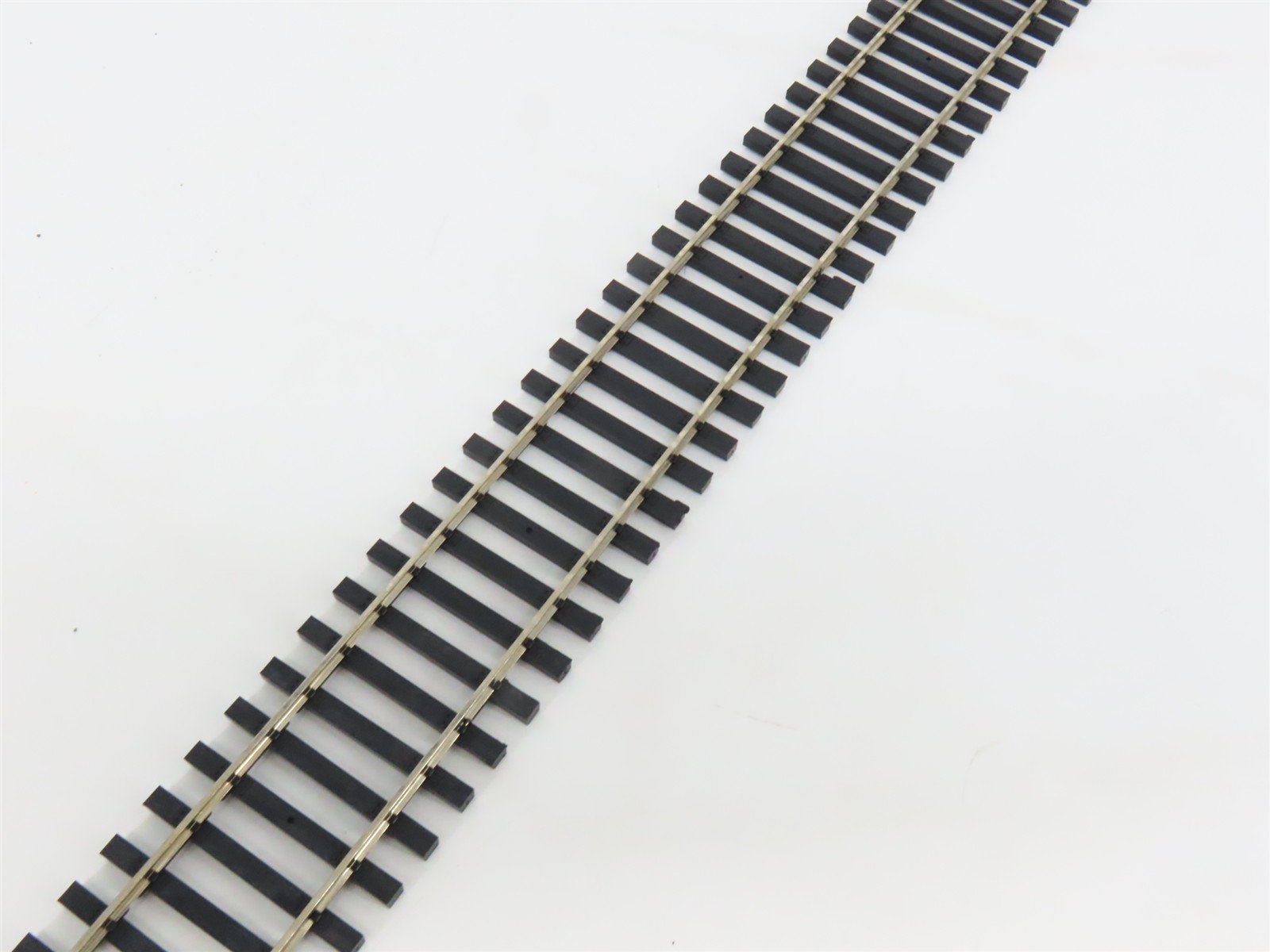 O Scale 2-Rail Roco #6000 Nickel Silver 36