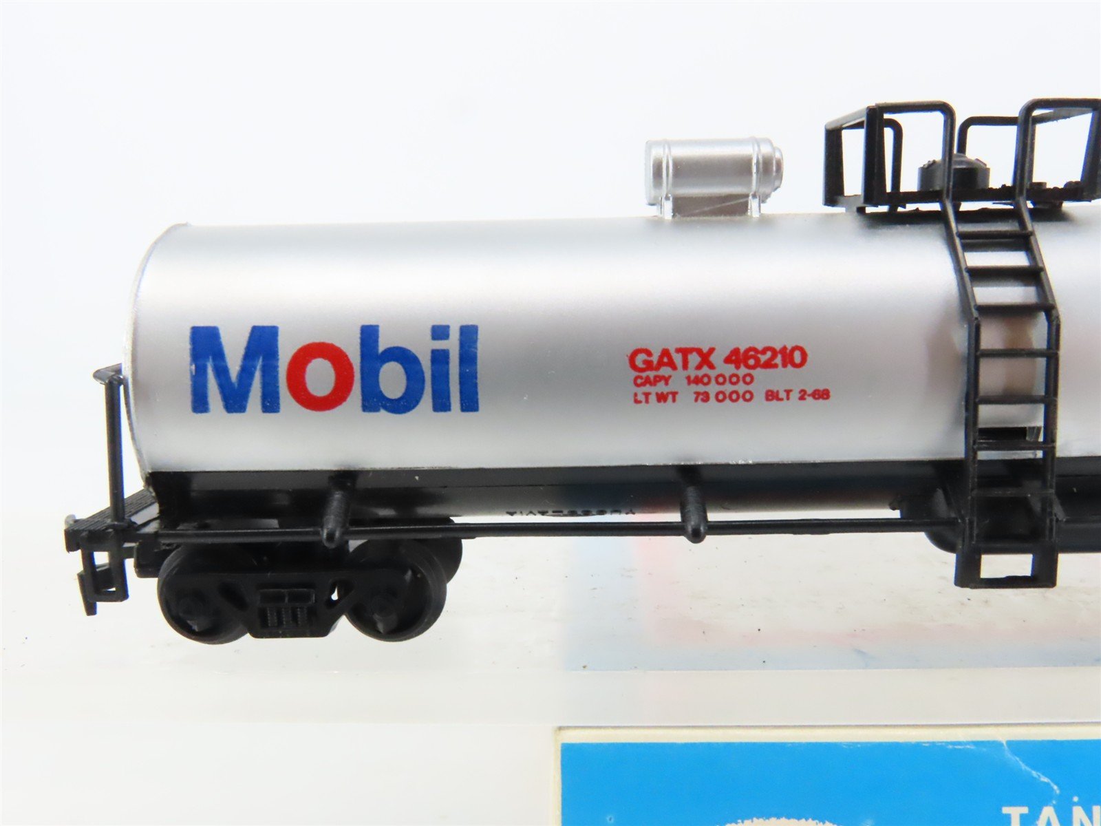 HO Scale Model Power 9085 GATX Mobil Gas Tank Car #46210