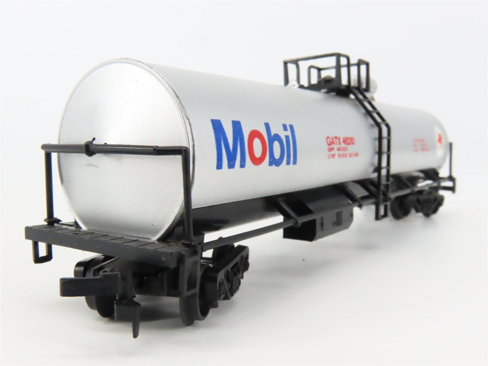 HO Scale Model Power 9085 GATX Mobil Gas Tank Car #46210