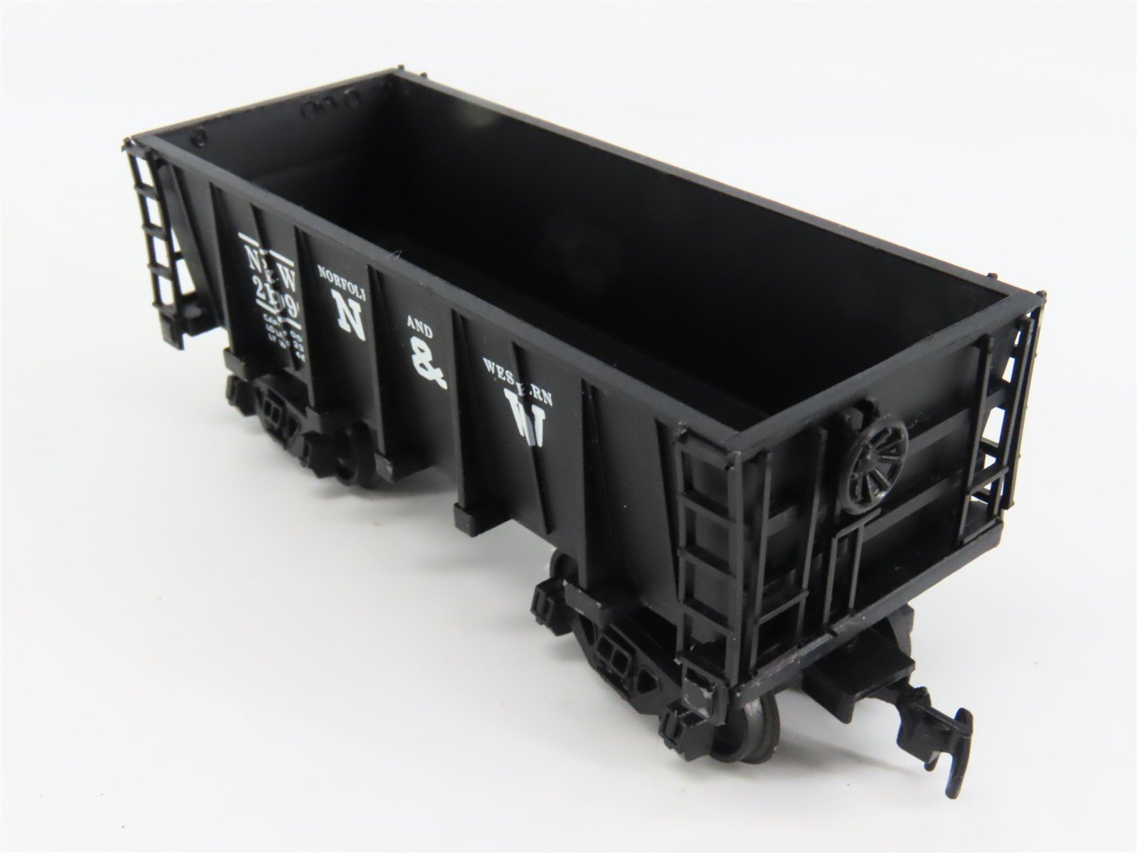 HO Scale Bachmann 43-1075-A4 N&W Norfolk & Western Railroad 27' Ore Car #21990
