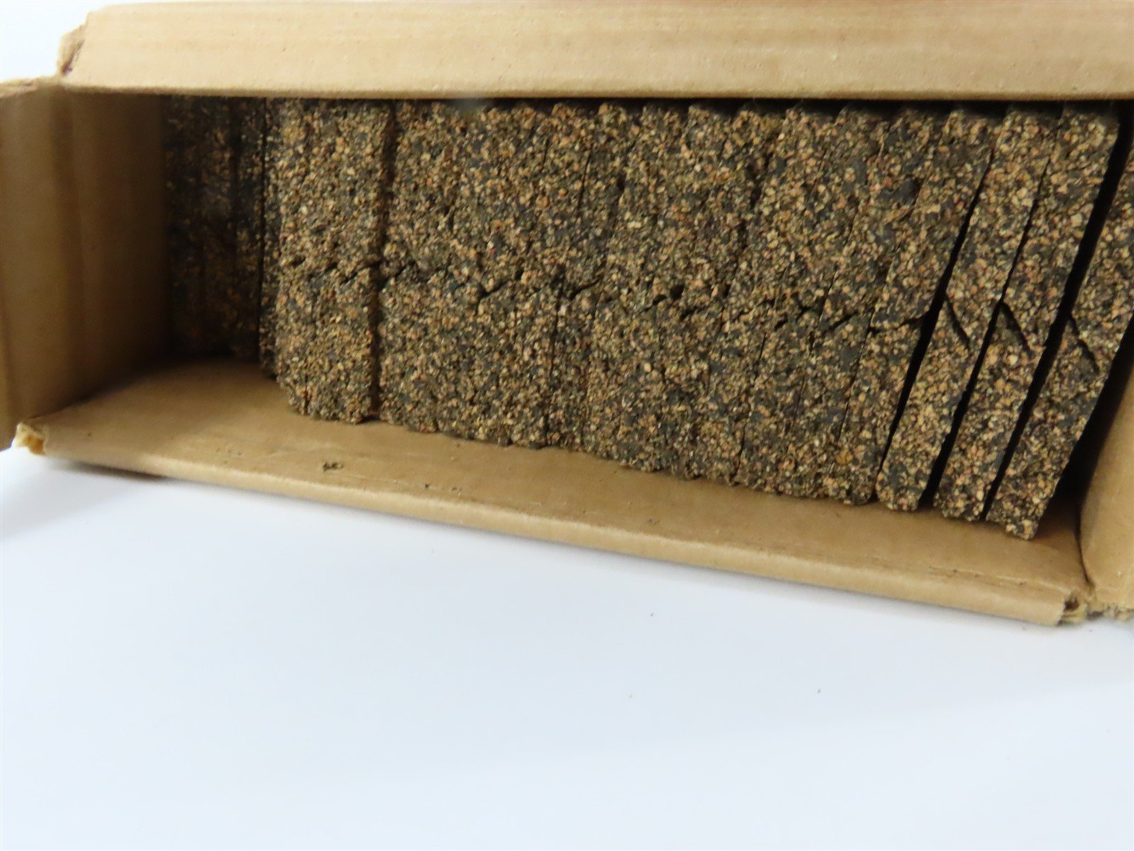 HO Scale Midwest Products 3013 Cork Roadbed 36