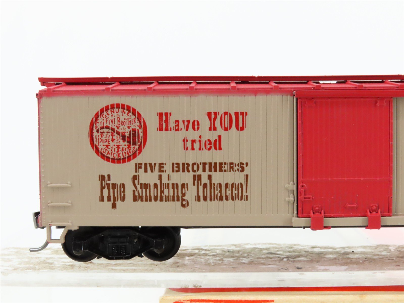 HO Scale Train-Miniature 2714 JFB Five Bros Pipe Tobacco 40' Box Car #1453