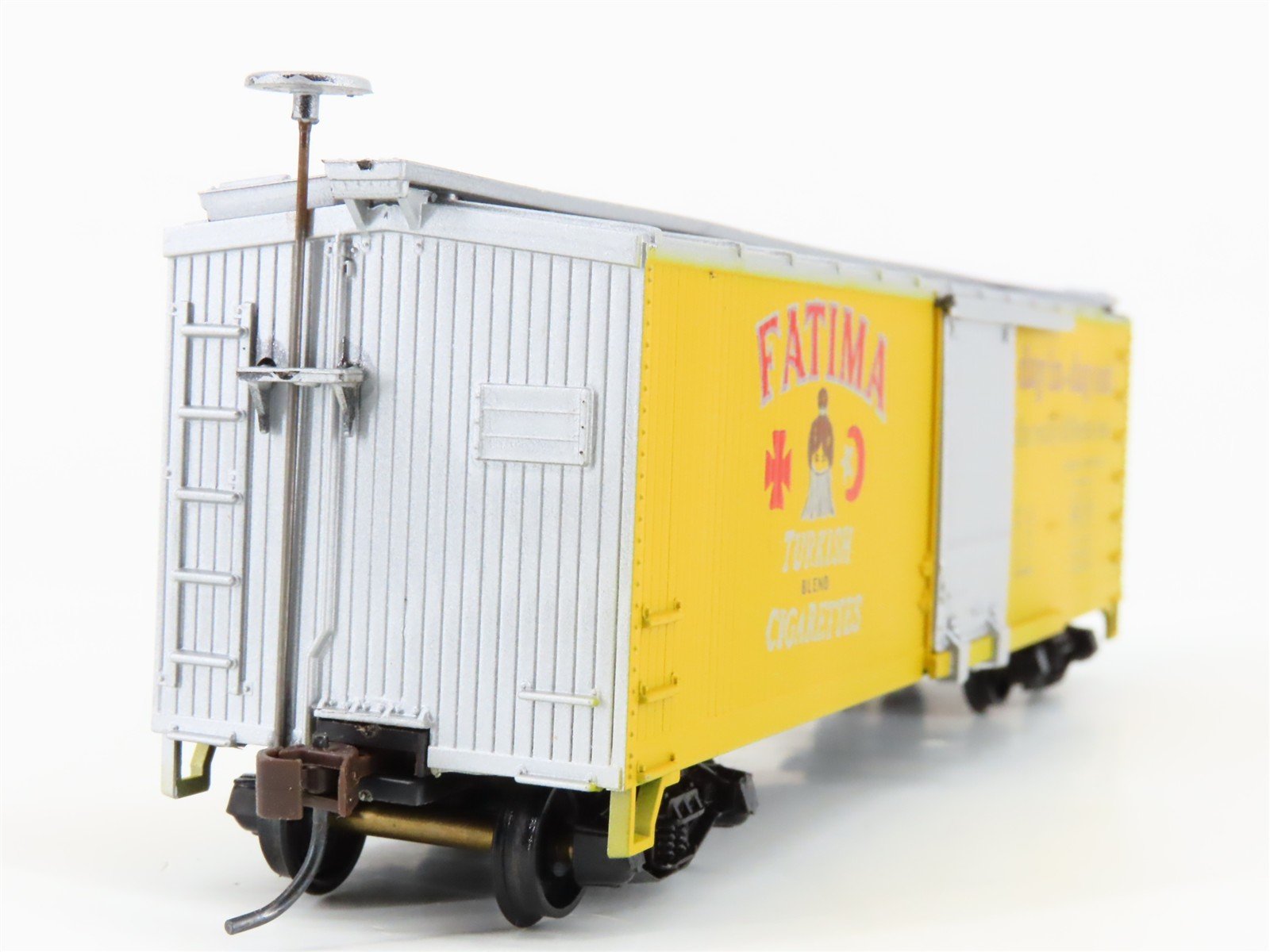HO Train-Miniature Tobacco Road Series 2227 C&C Fatima Cigarettes Box Car #70