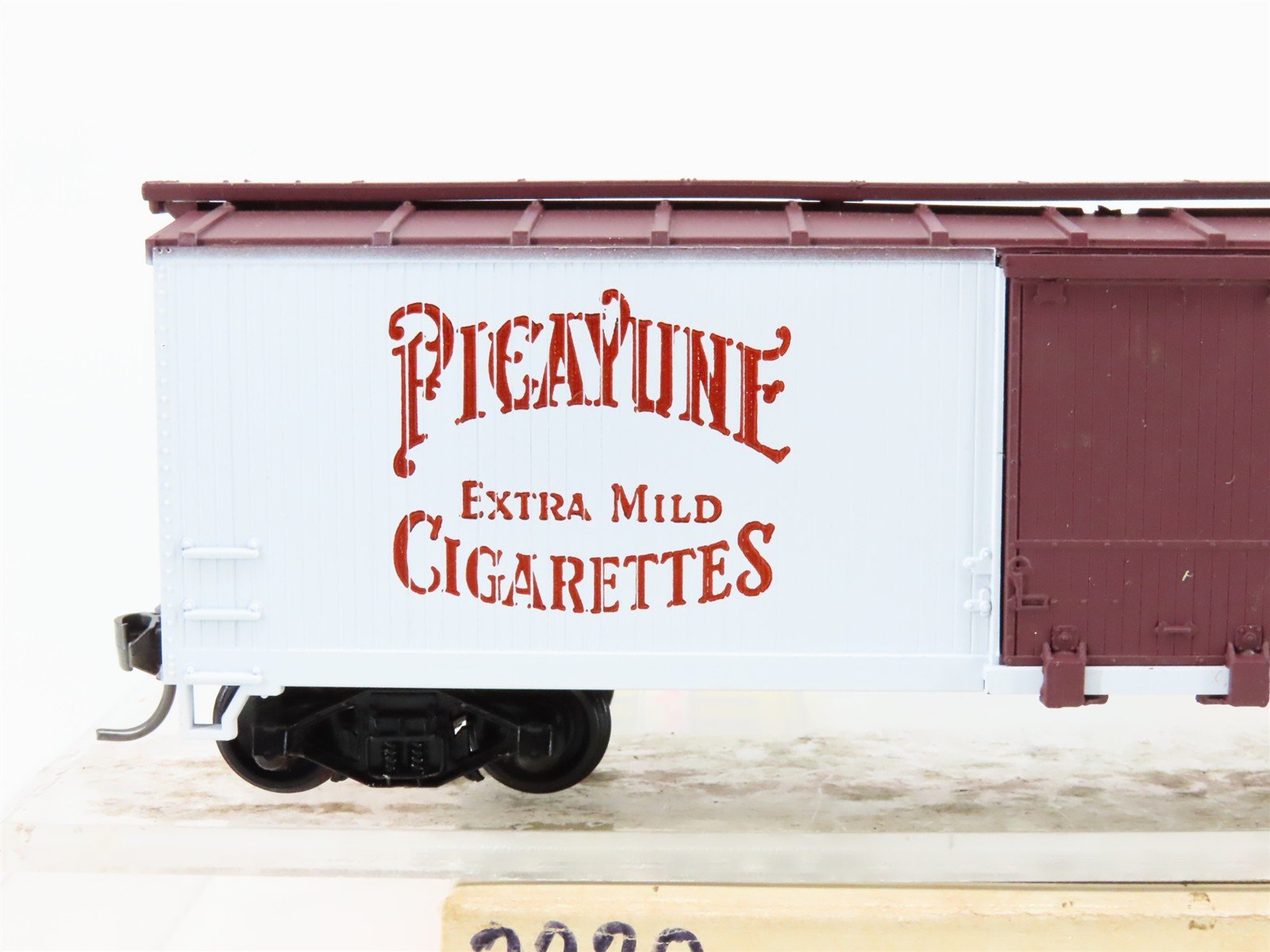 HO Train-Miniature Tobacco Road Series 2220 L&M Picayune Cigarettes Box Car #68