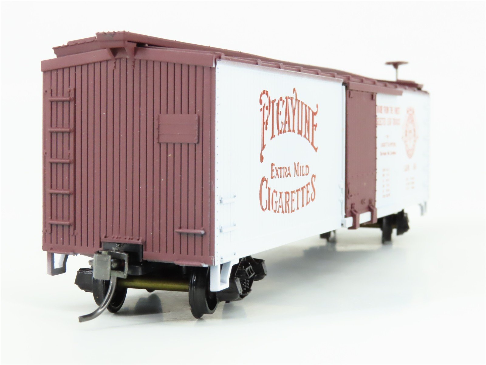 HO Train-Miniature Tobacco Road Series 2220 L&M Picayune Cigarettes Box Car #68
