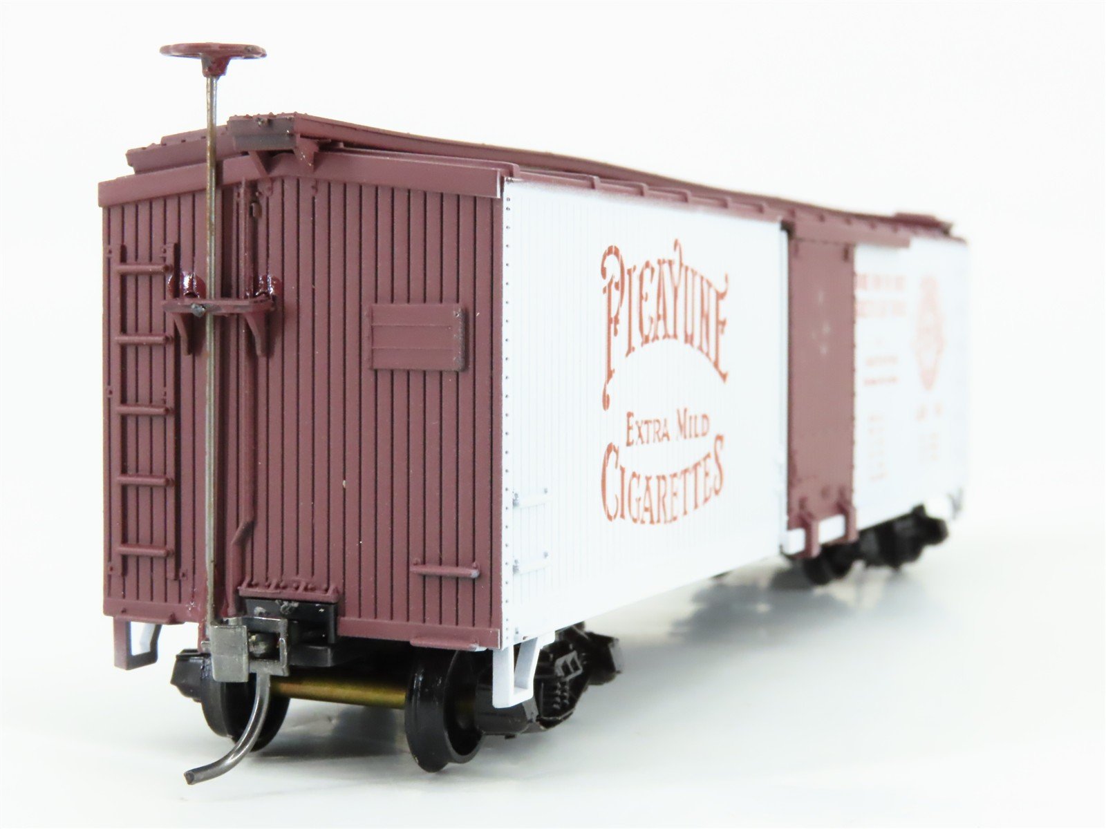 HO Train-Miniature Tobacco Road Series 2220 L&M Picayune Cigarettes Box Car #68