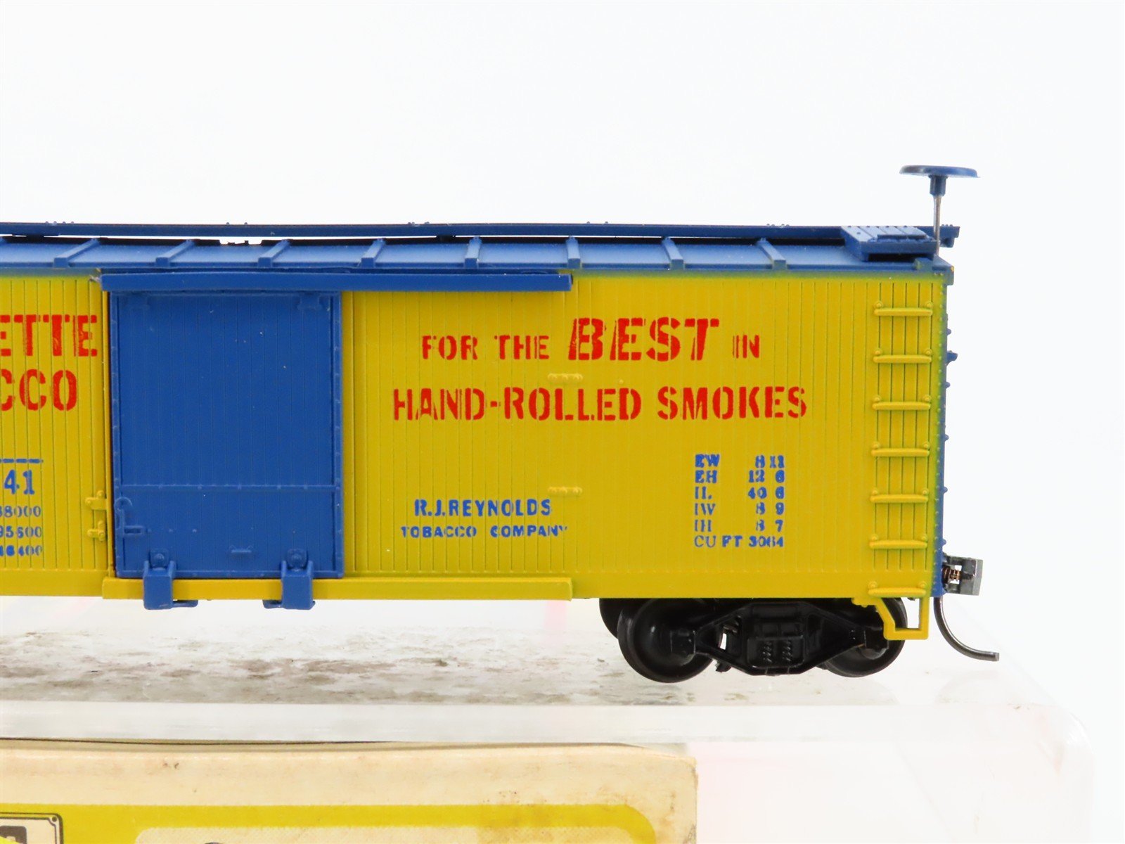 HO Scale Train-Miniature Tobacco Road Series 2225 RJR Top Cigarettes Box Car #41