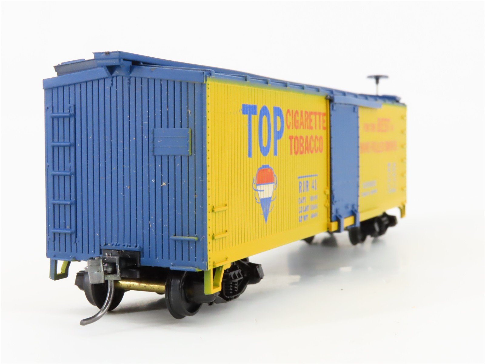 HO Scale Train-Miniature Tobacco Road Series 2225 RJR Top Cigarettes Box Car #41